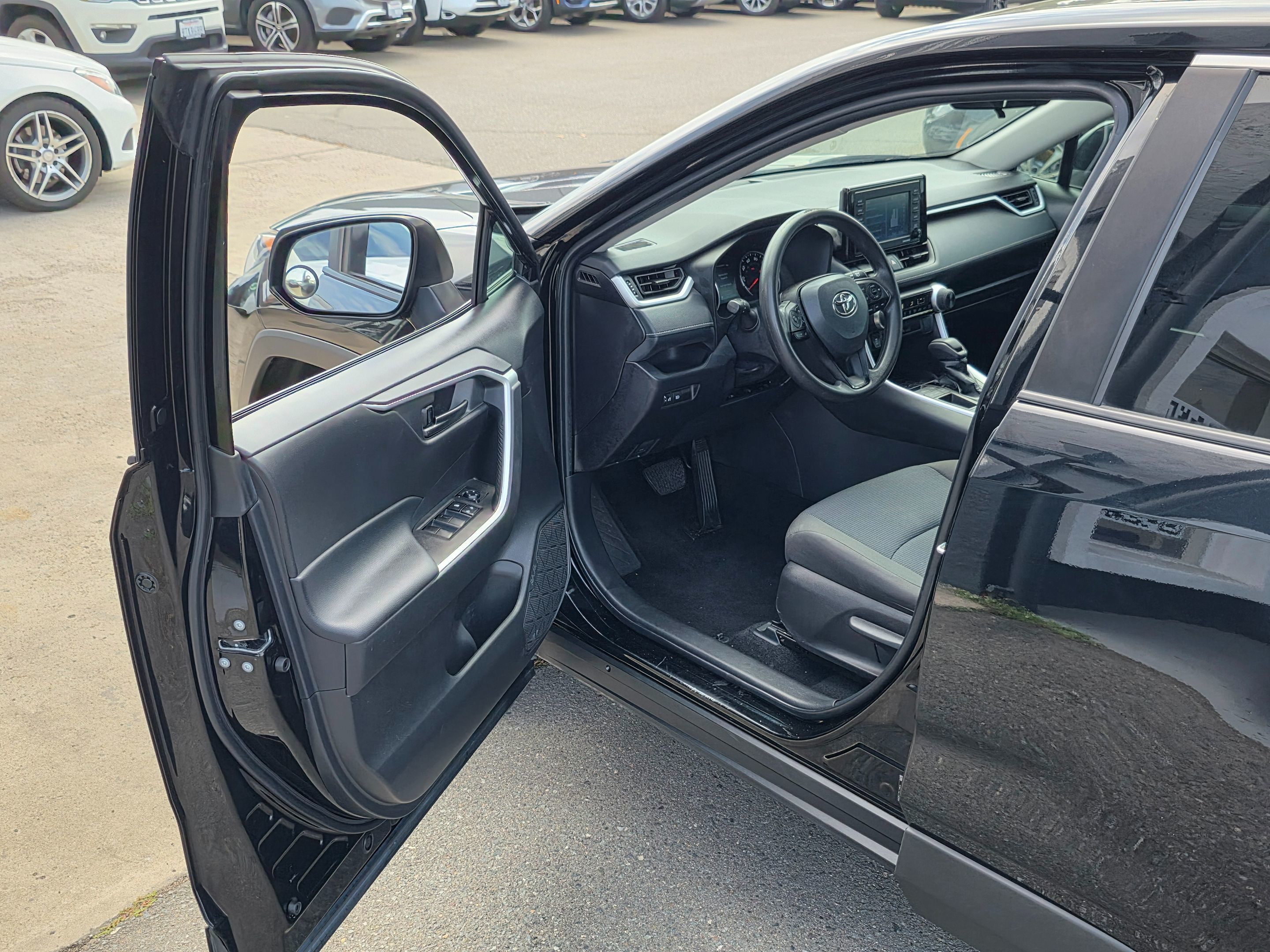 2022 Toyota RAV4 LE photo 43