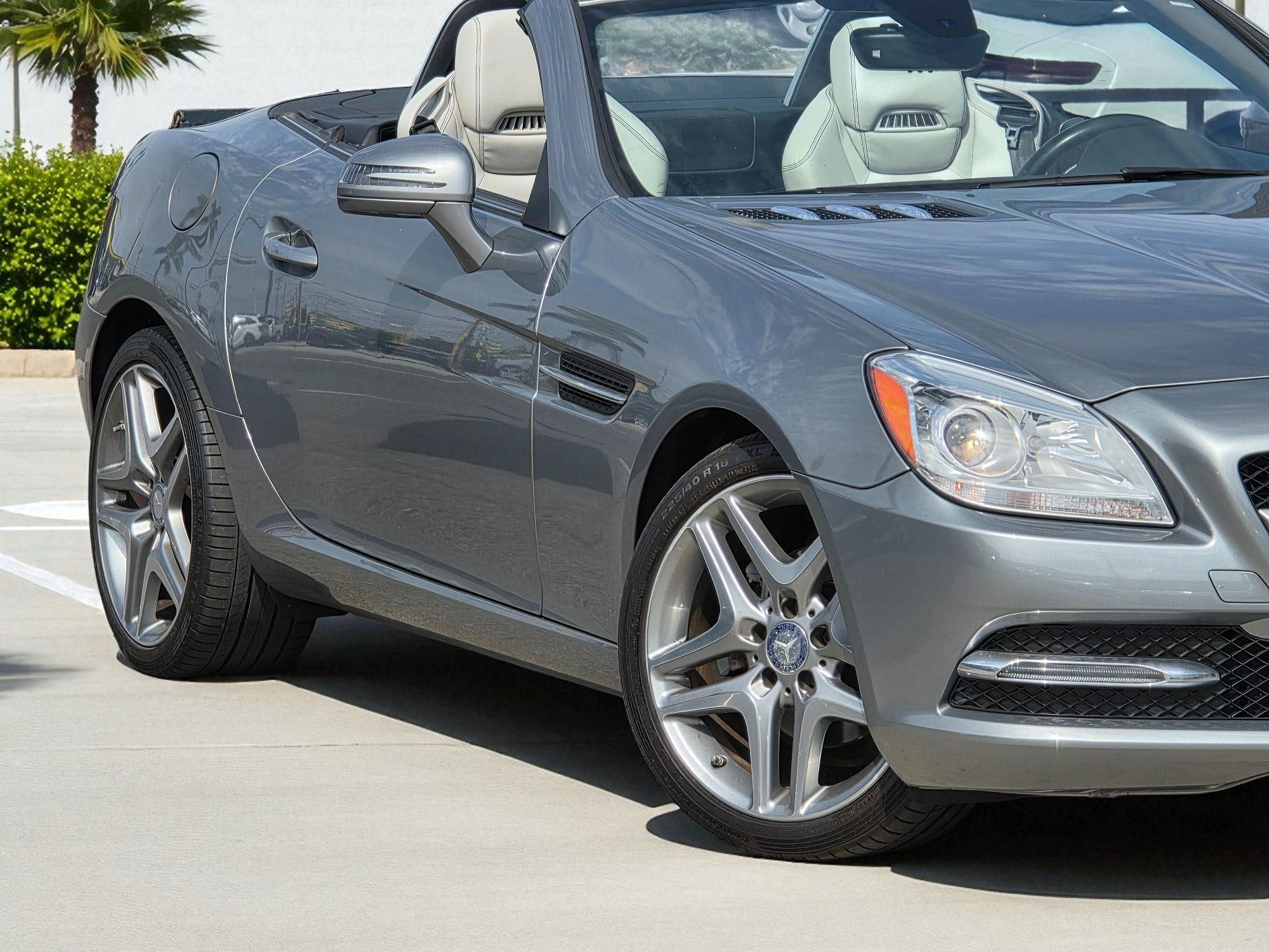 2015 Mercedes Benz SLK 250 photo 2