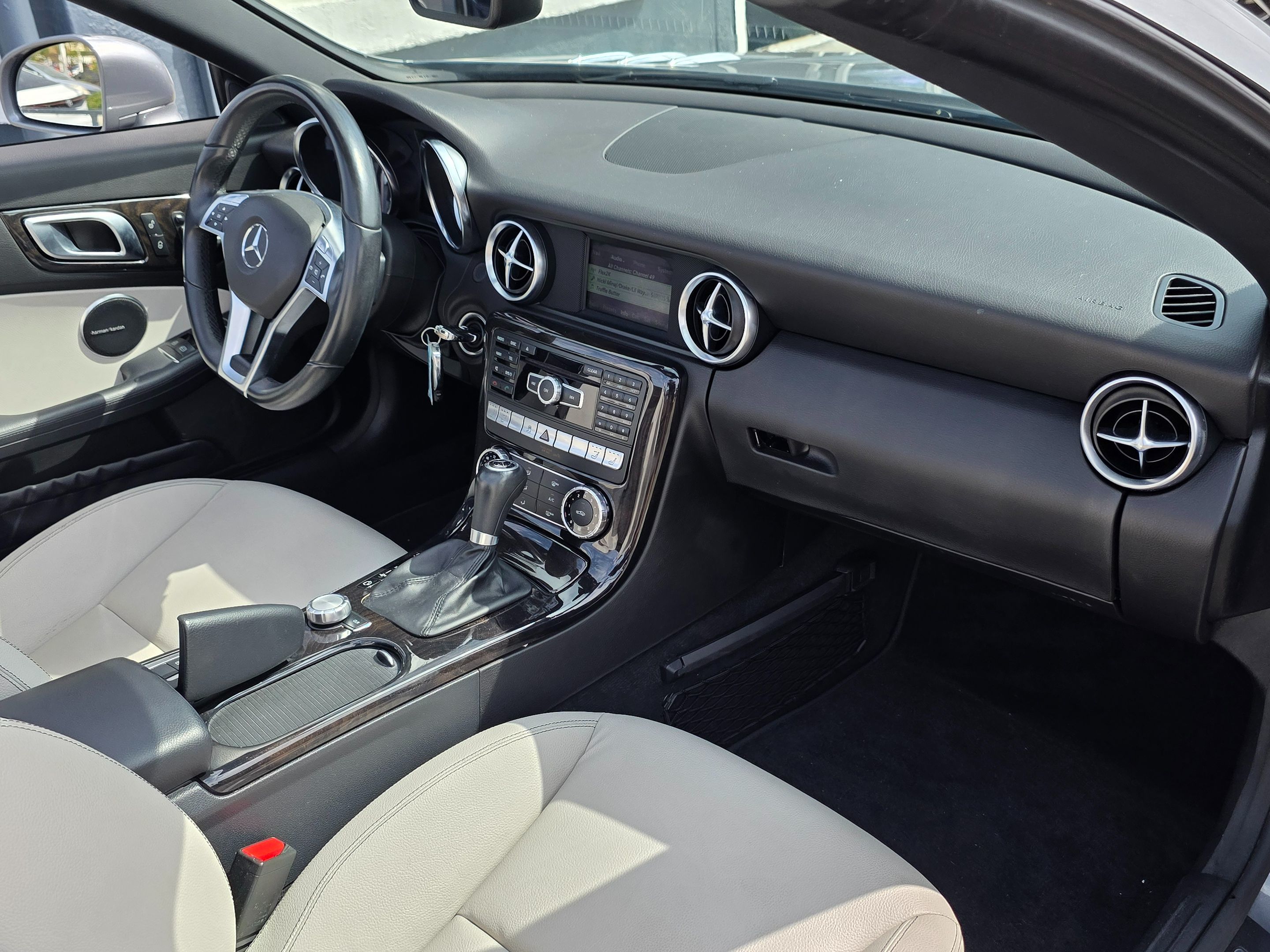 2015 Mercedes Benz SLK 250 photo 11