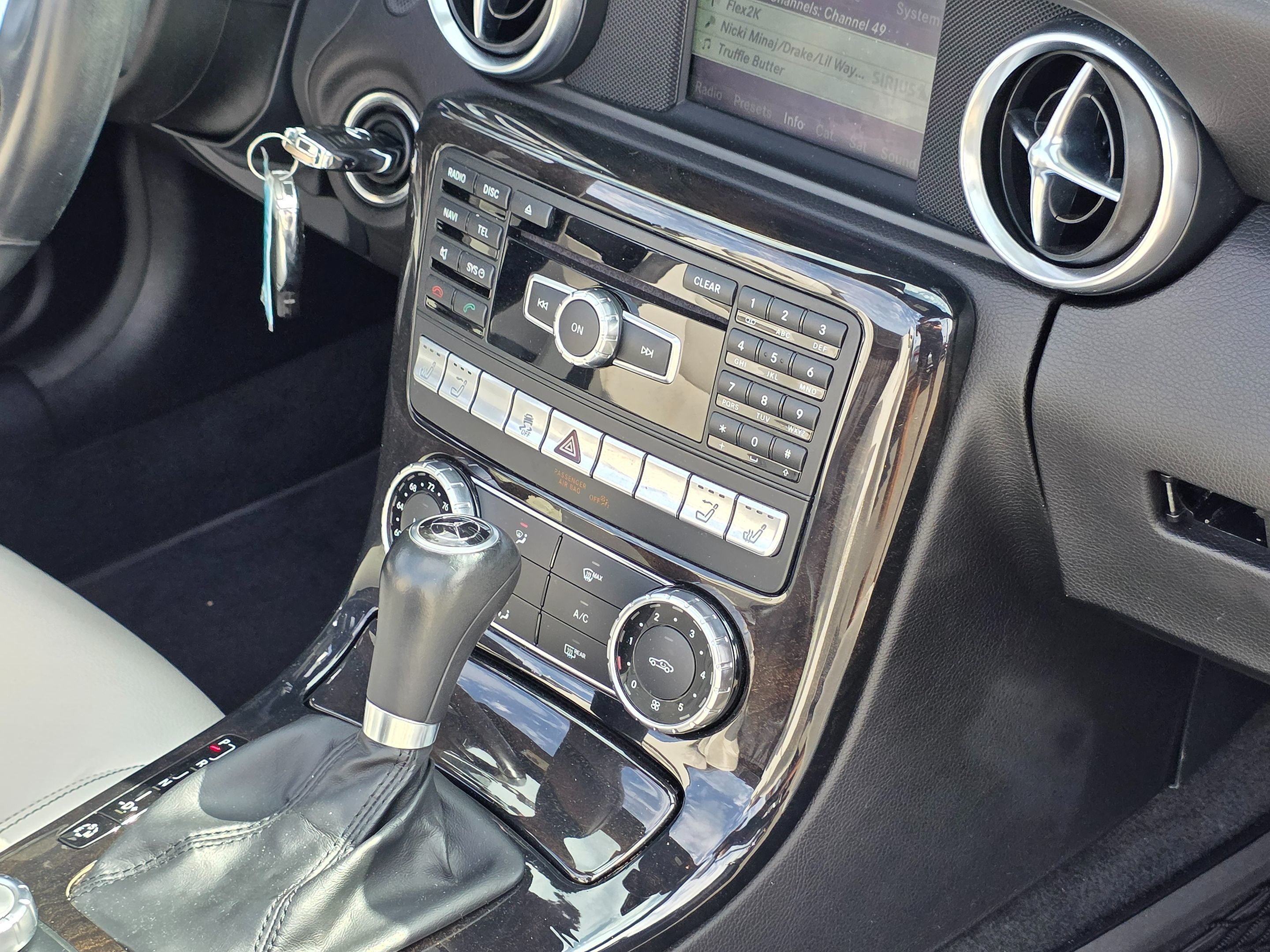 2015 Mercedes Benz SLK 250 photo 12