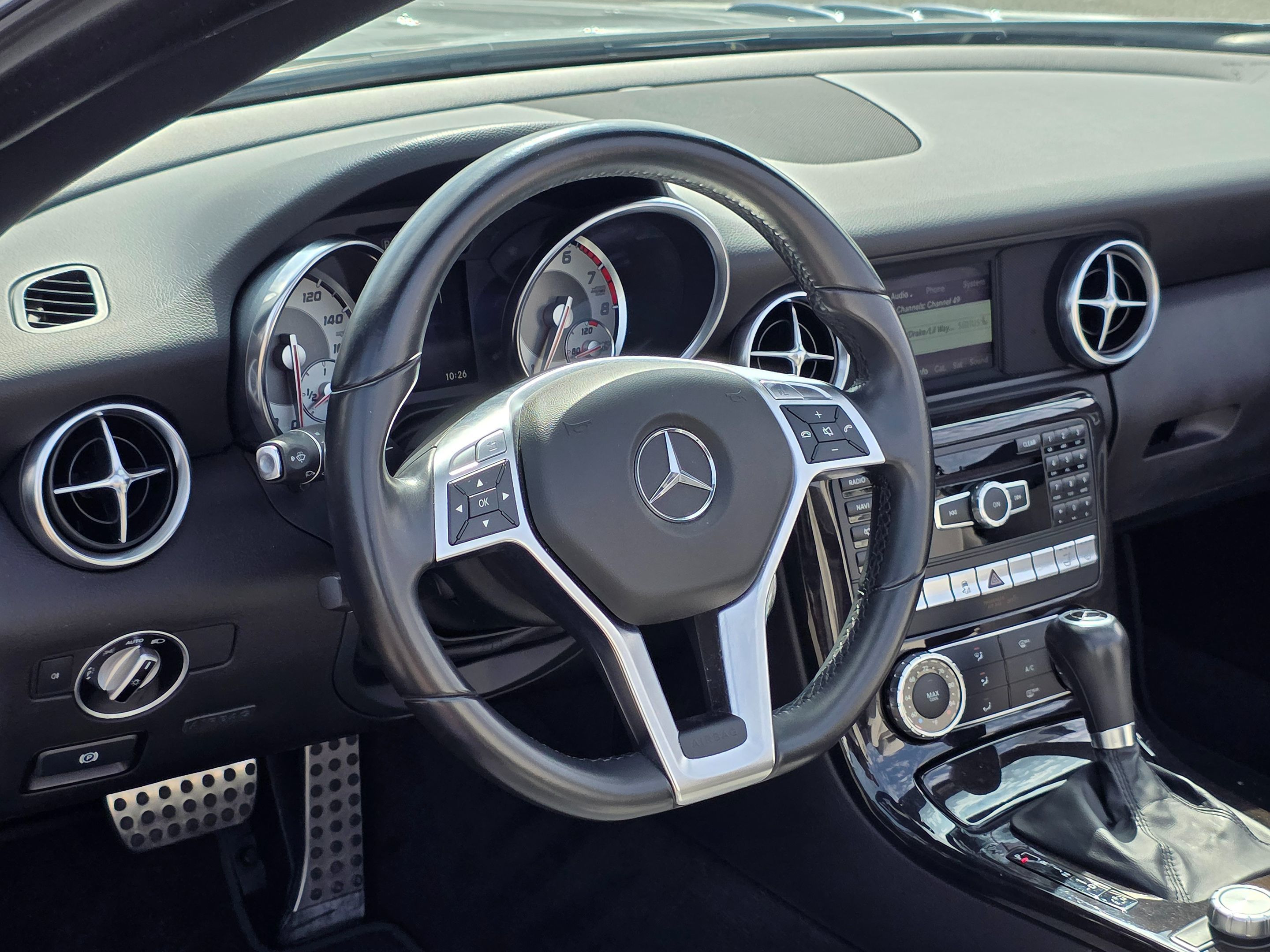 2015 Mercedes Benz SLK 250 photo 18