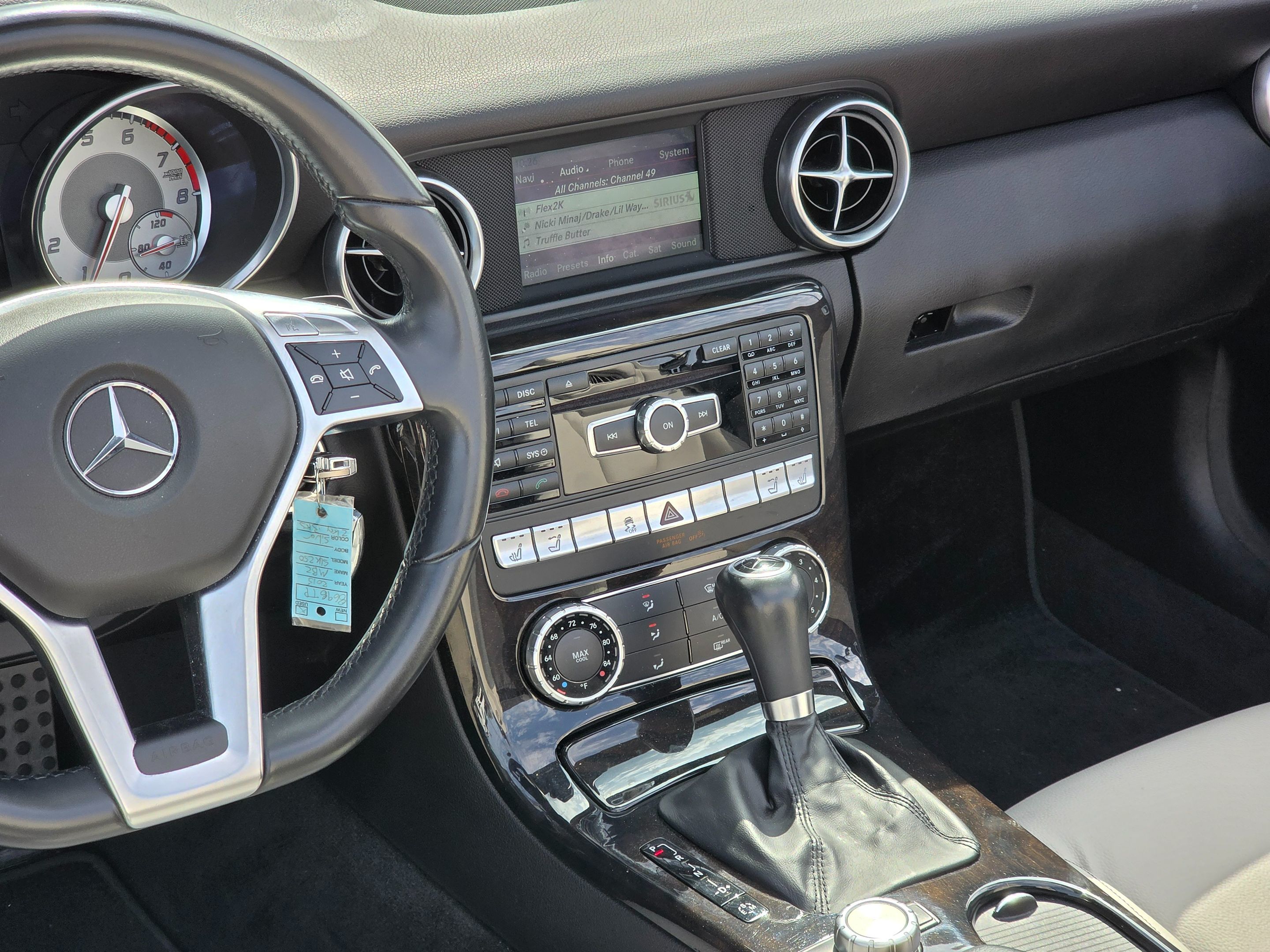 2015 Mercedes Benz SLK 250 photo 21