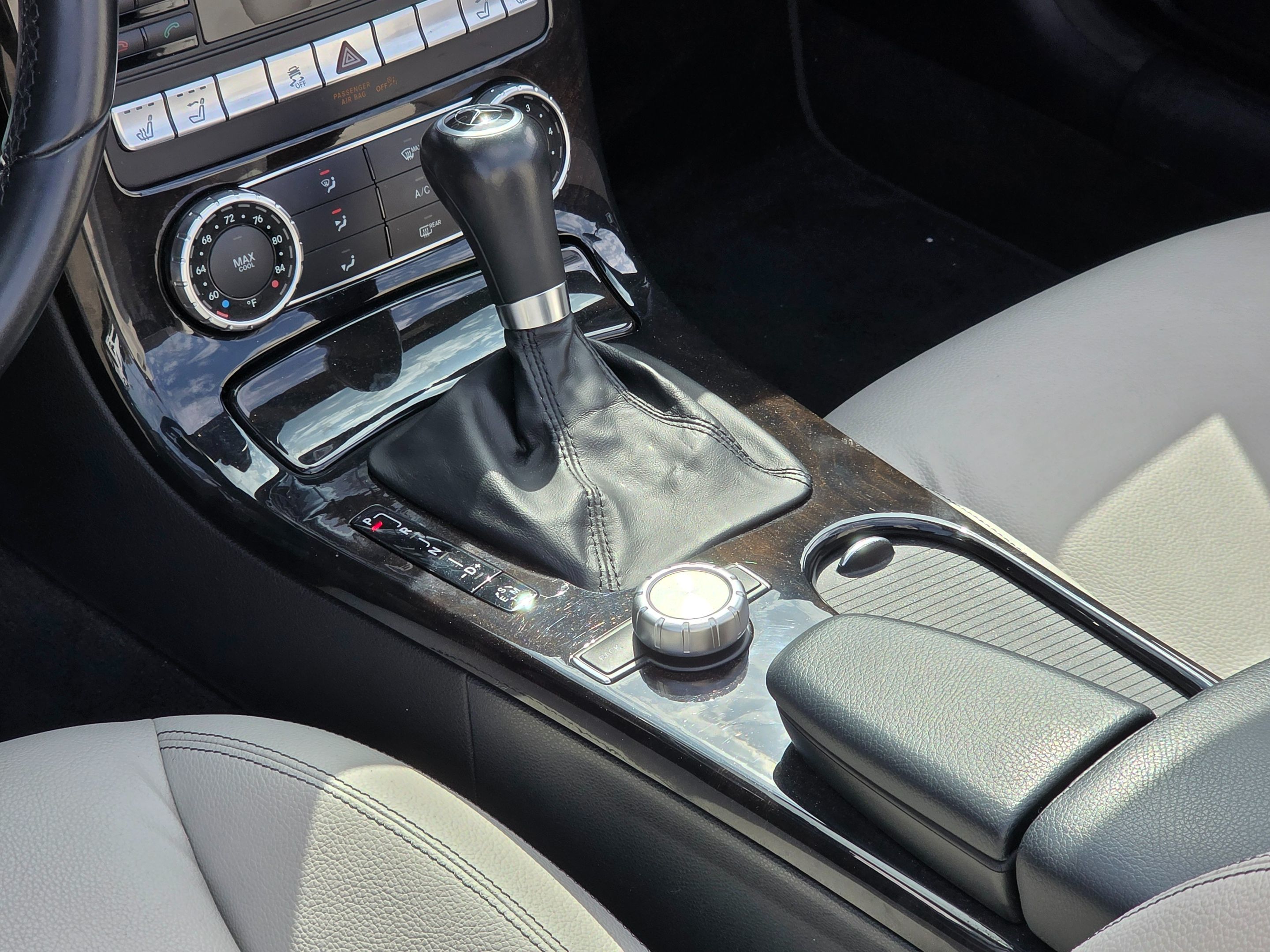 2015 Mercedes Benz SLK 250 photo 22