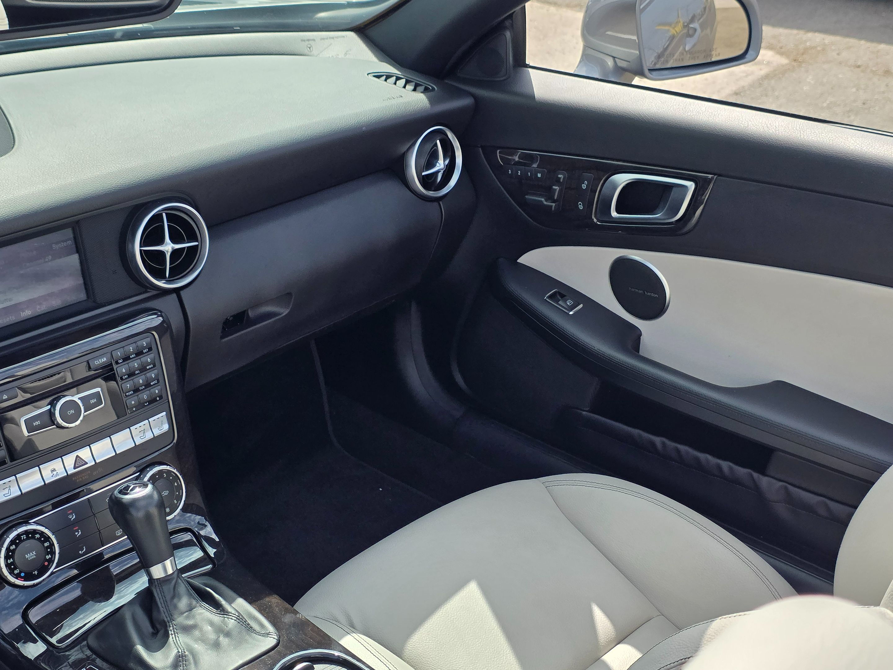 2015 Mercedes Benz SLK 250 photo 23