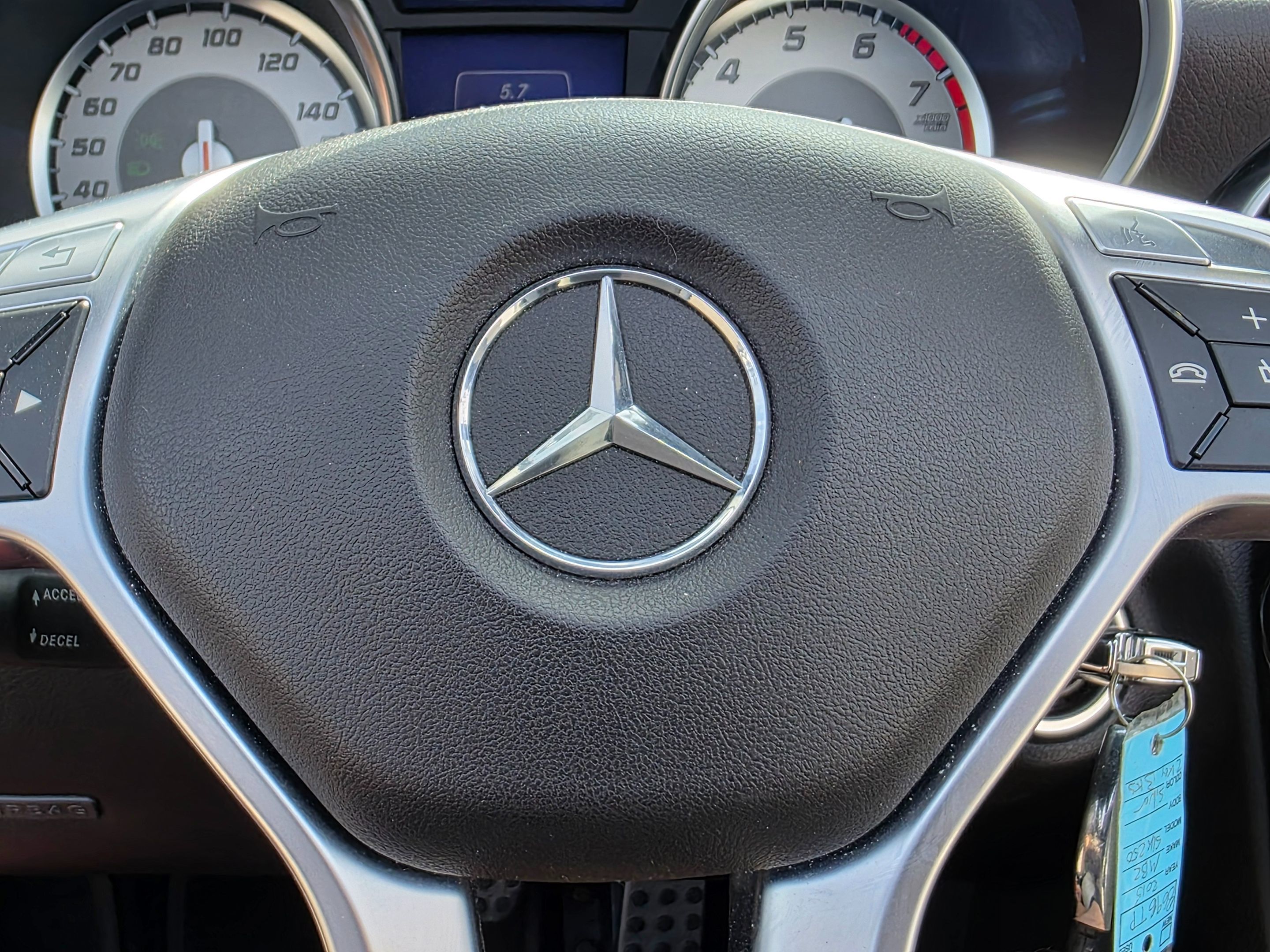 2015 Mercedes Benz SLK 250 photo 29