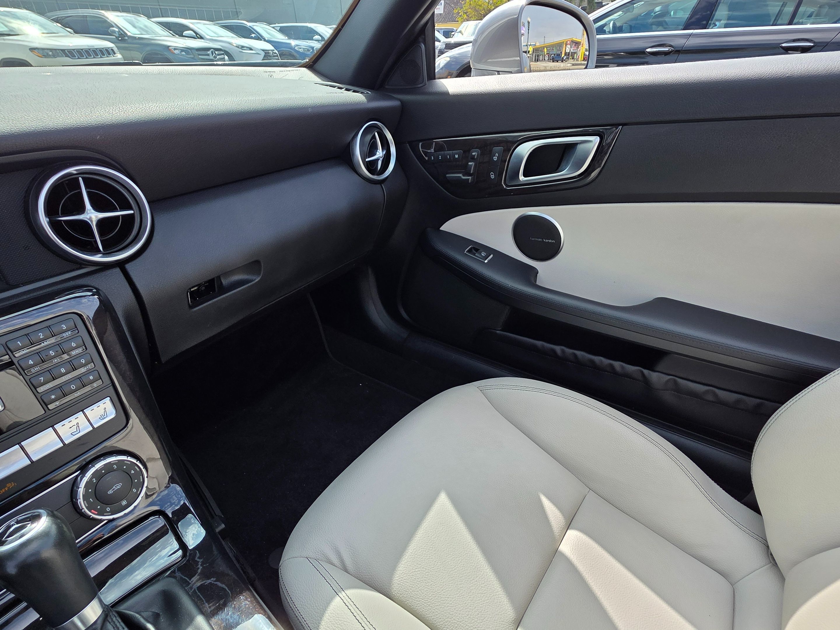 2015 Mercedes Benz SLK 250 photo 37