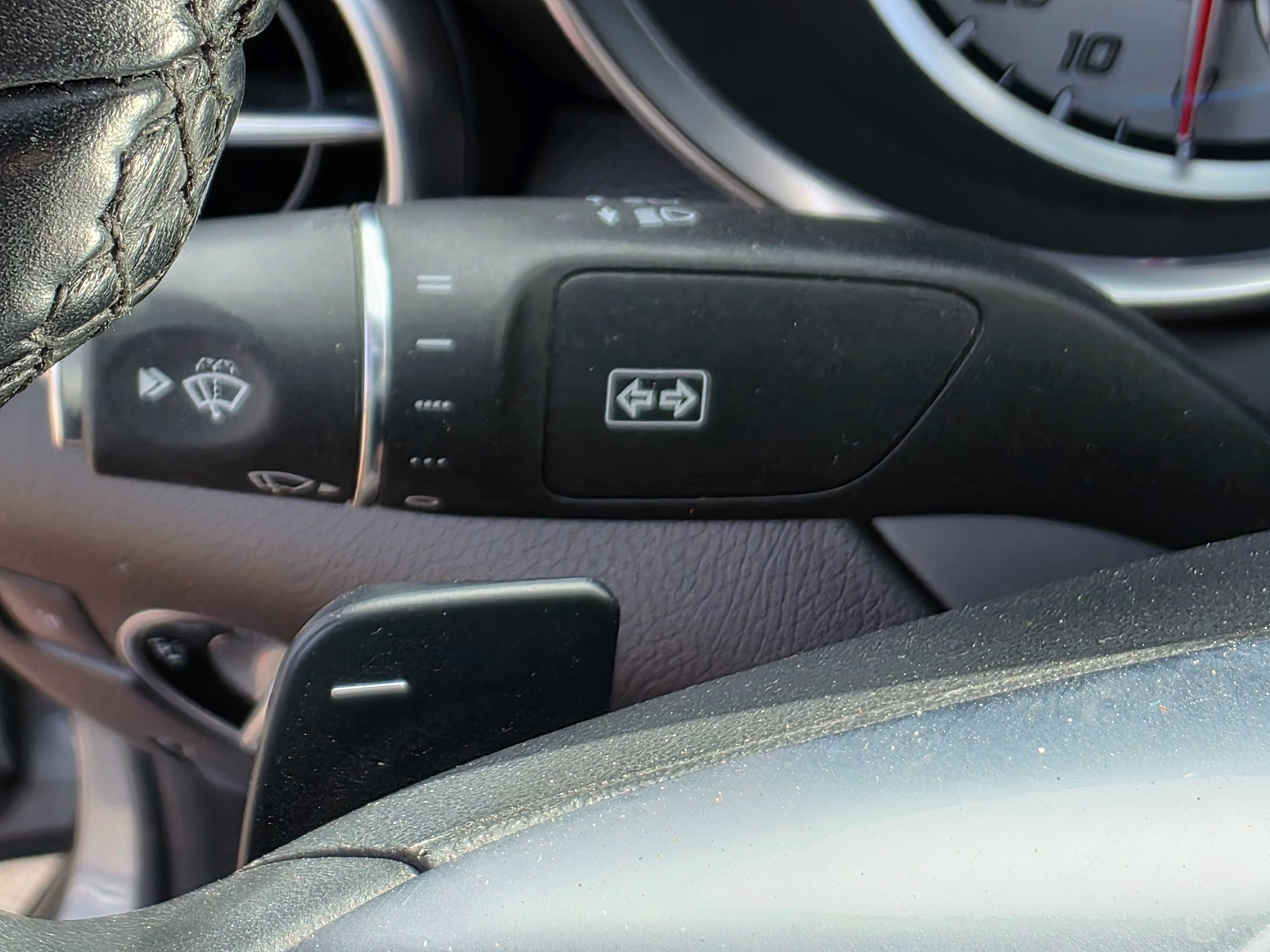 2015 Mercedes Benz SLK 250 photo 39