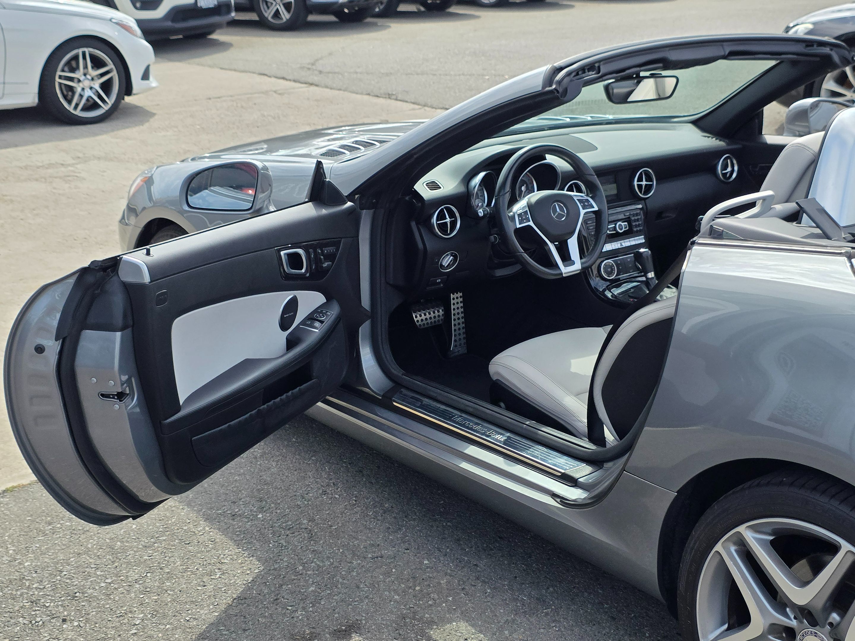 2015 Mercedes Benz SLK 250 photo 43