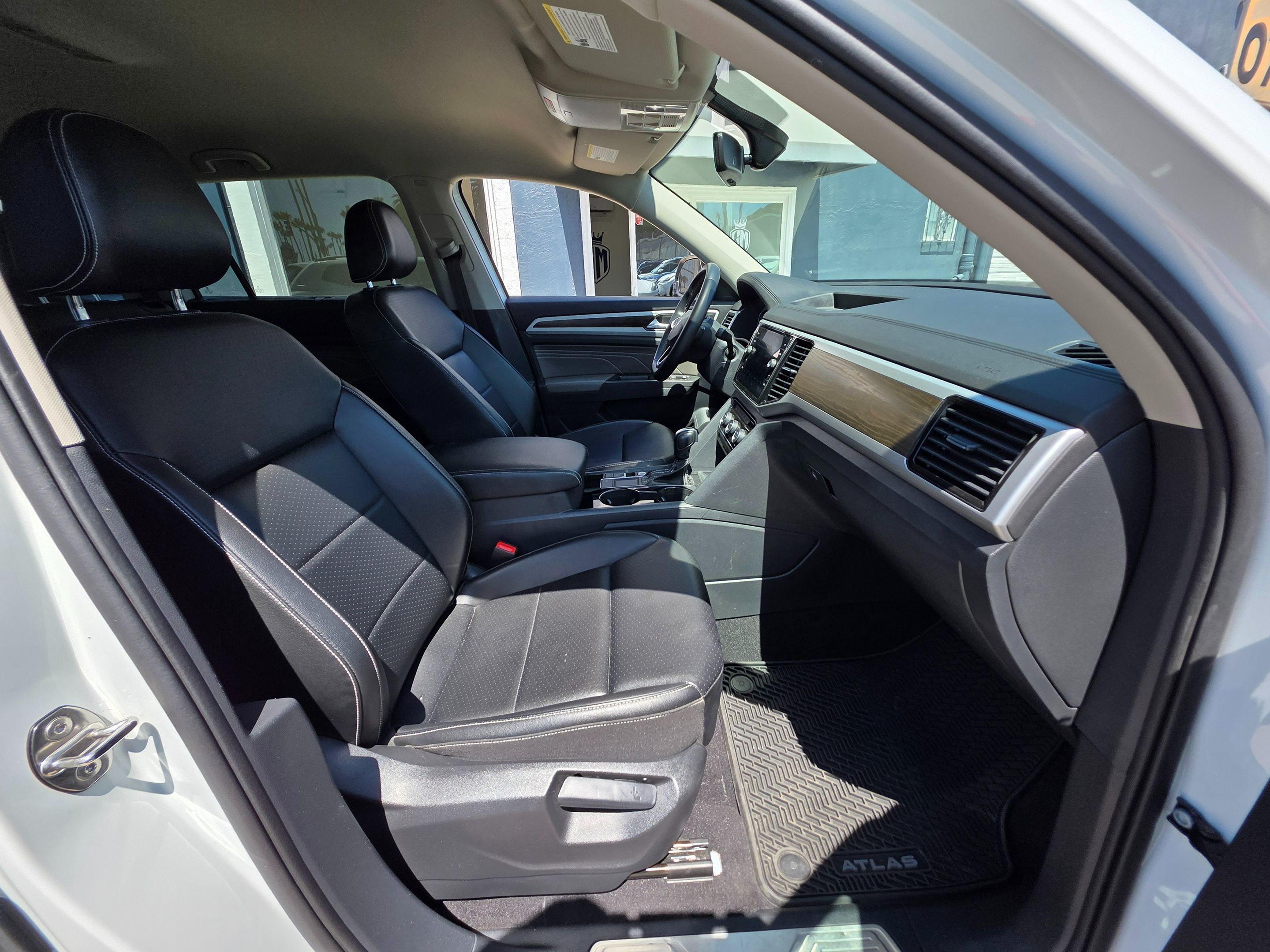 2022 Volkswagen Atlas V6 SE Technology photo 3