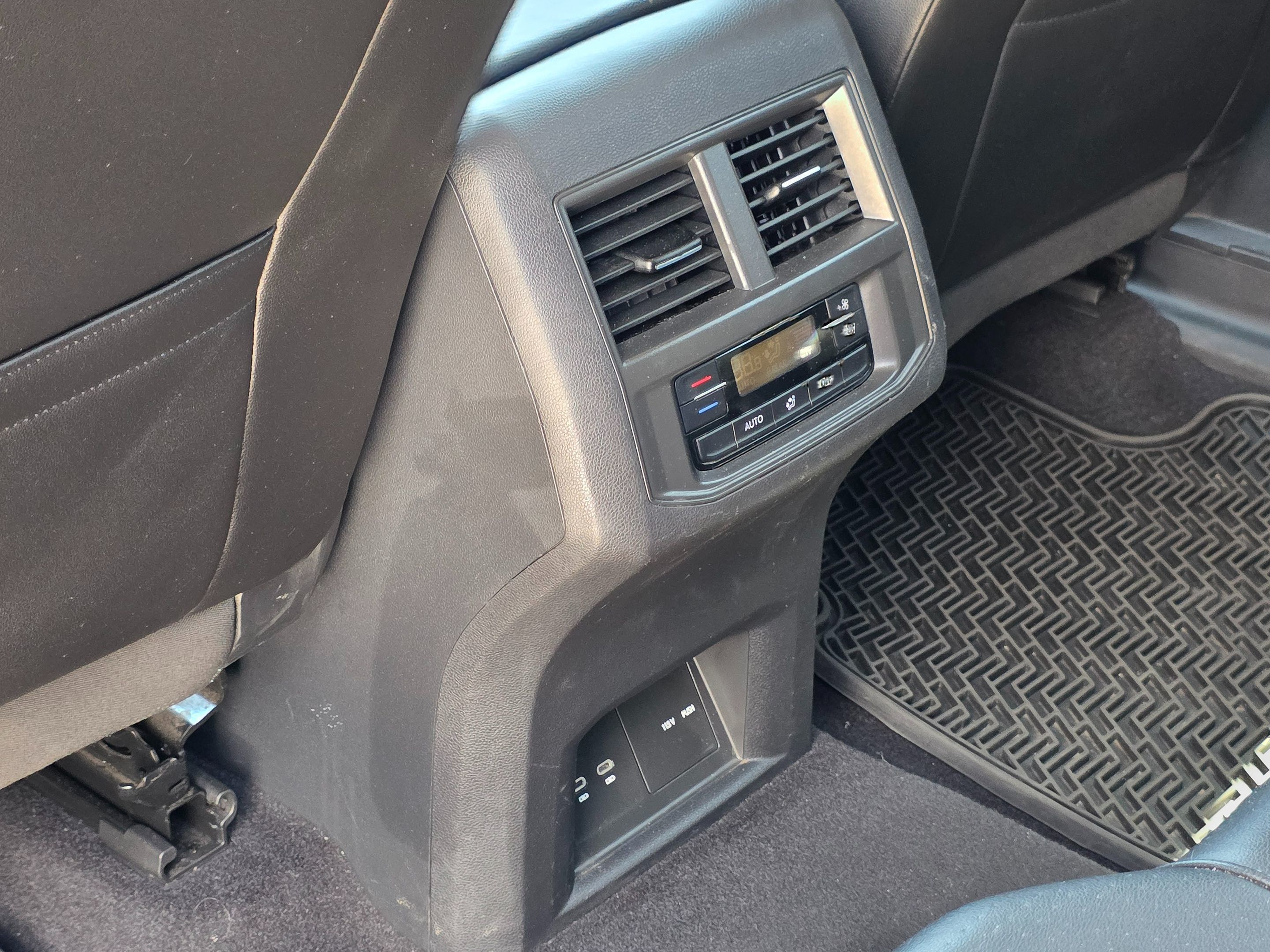 2022 Volkswagen Atlas V6 SE Technology photo 16