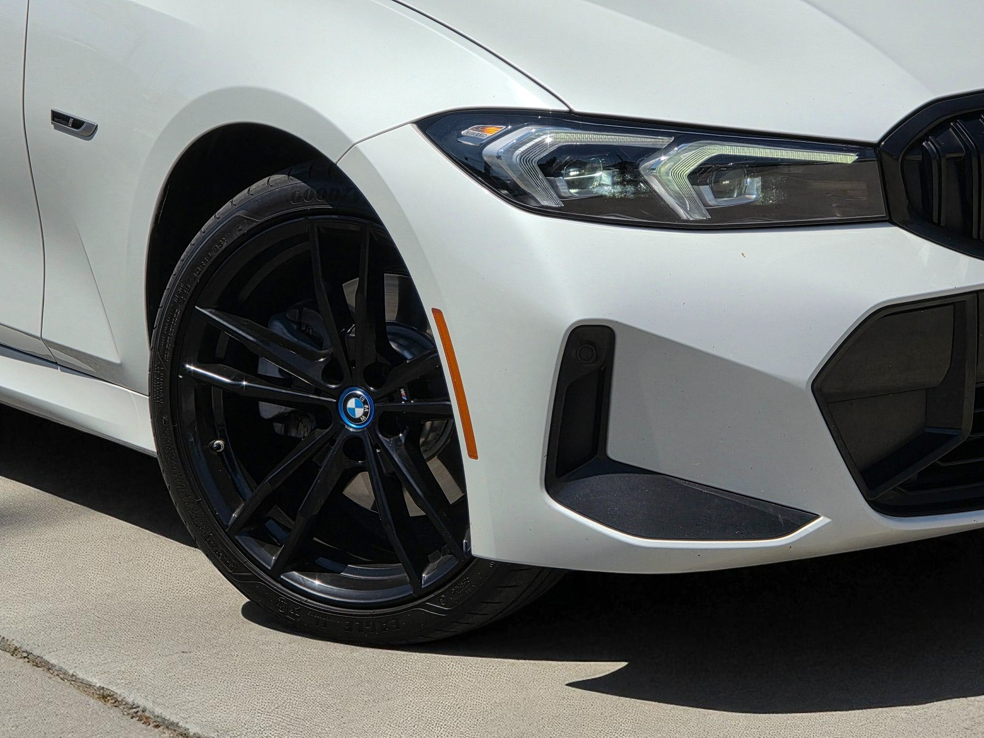 2023 Bmw 330e photo 4