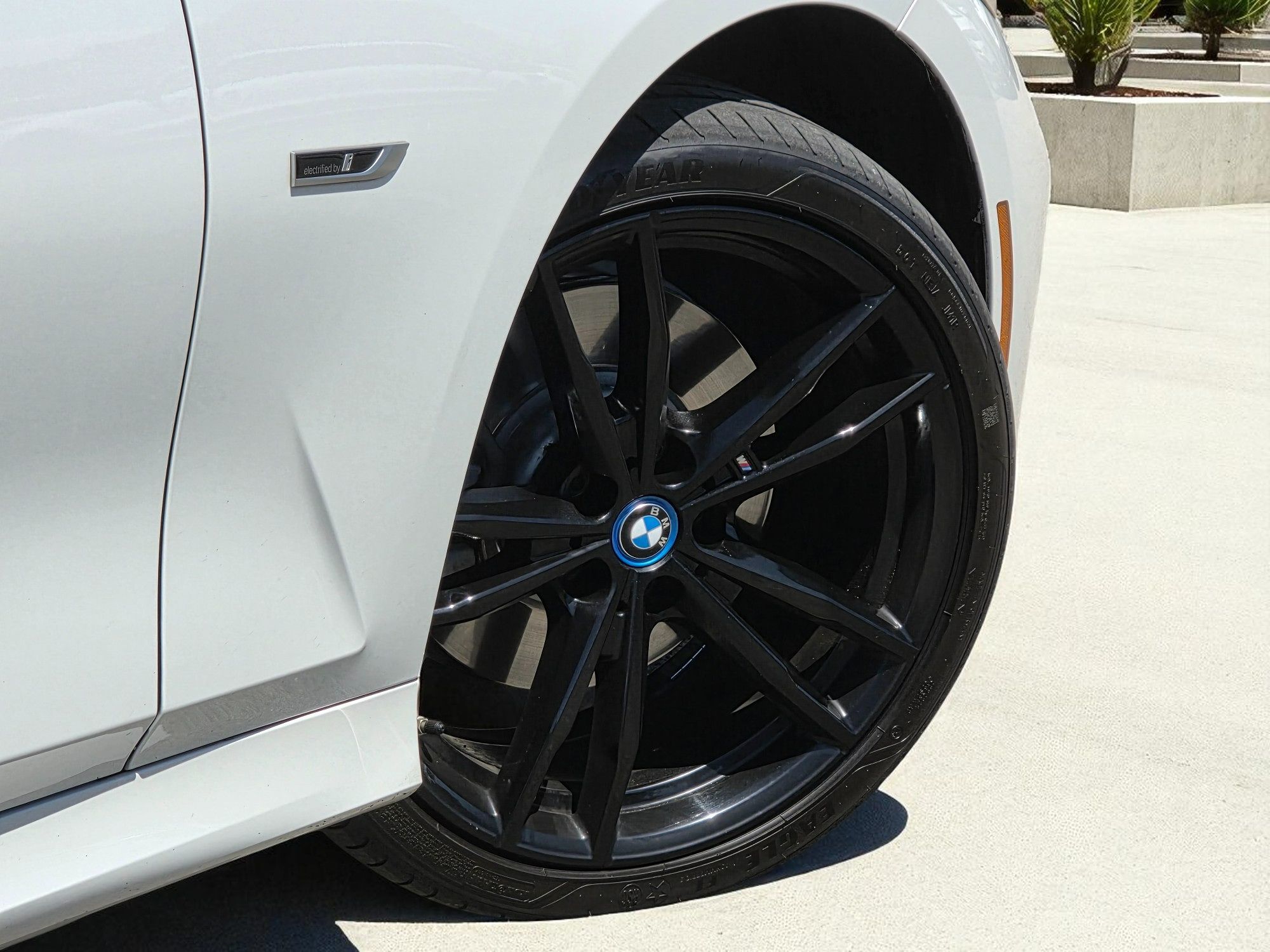 2023 Bmw 330e photo 13