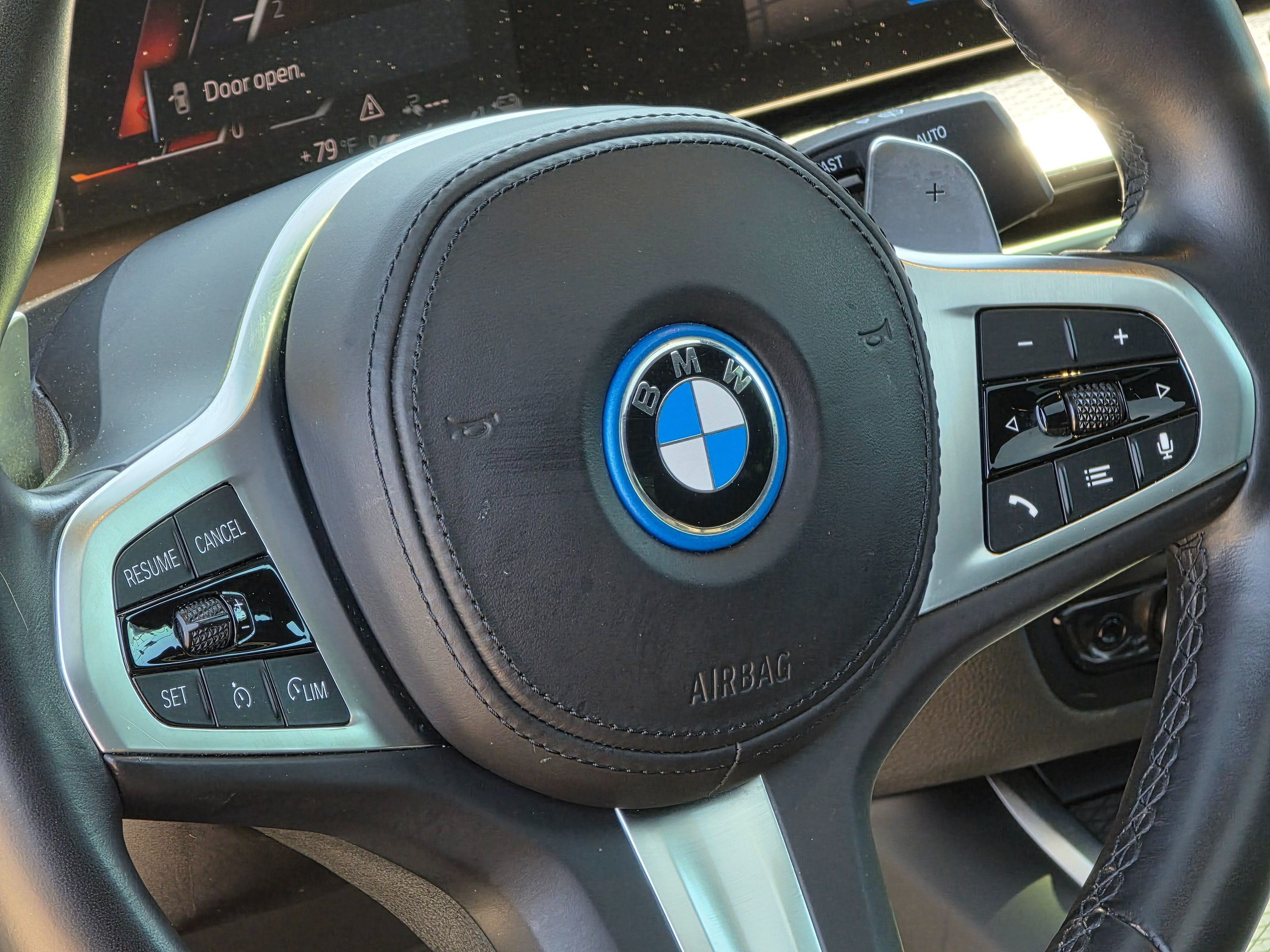 2023 Bmw 330e photo 24