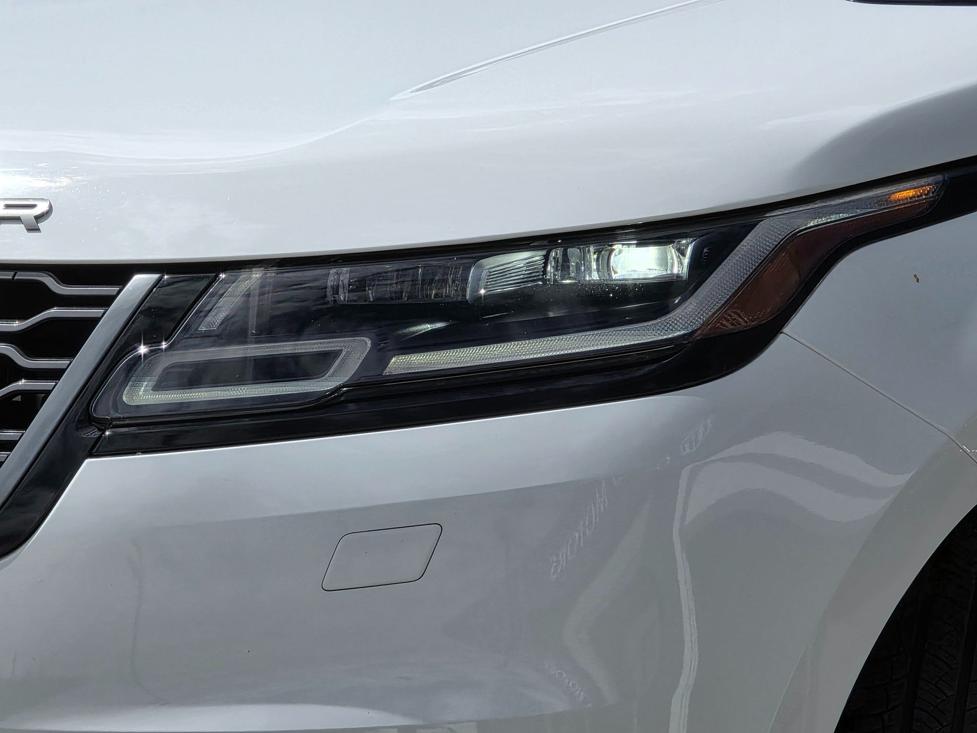 2020 Land Rover Range Rover Velar R-Dynamic S photo 6