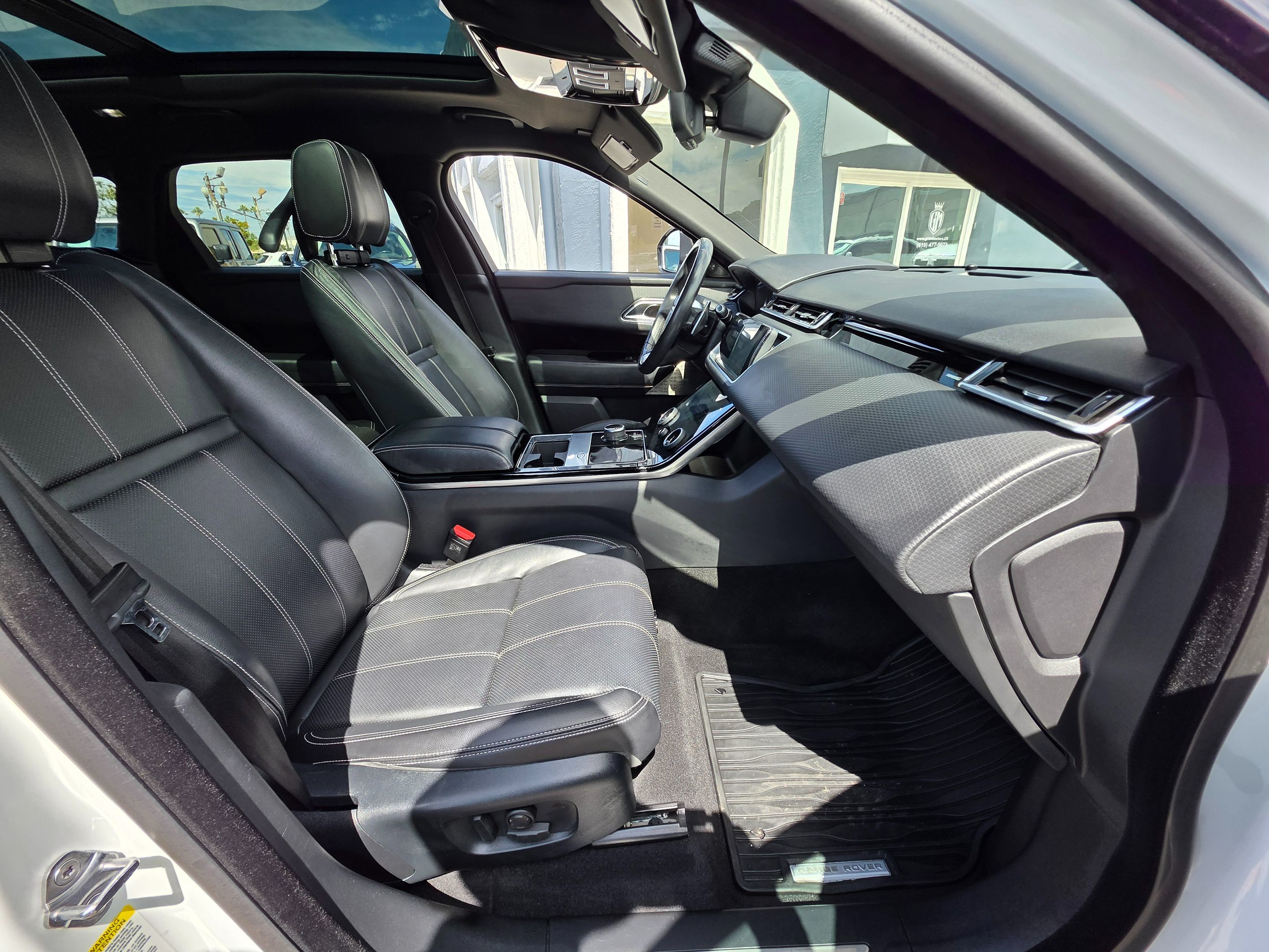 2020 Land Rover Range Rover Velar R-Dynamic S photo 18