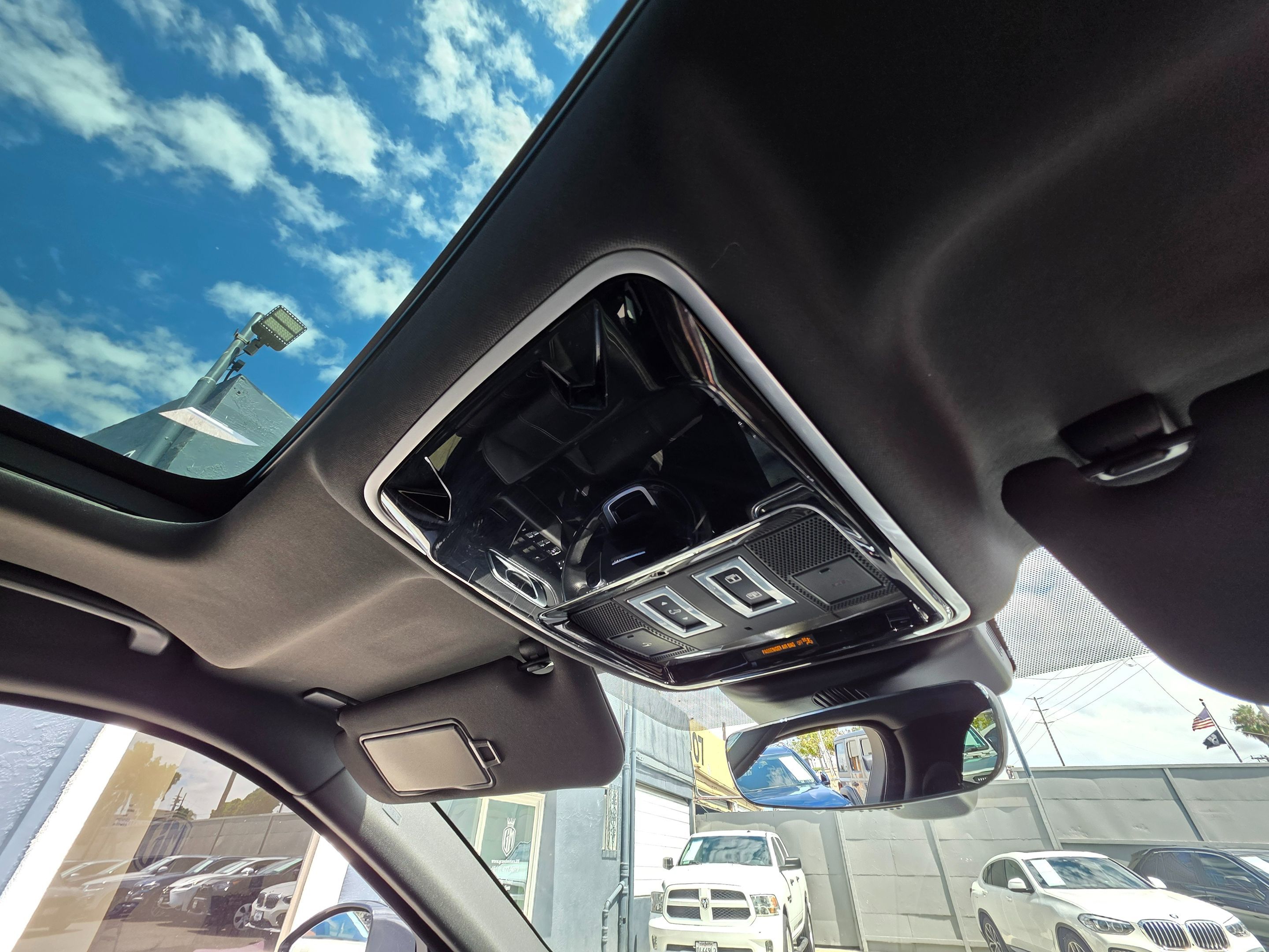 2020 Land Rover Range Rover Velar R-Dynamic S photo 20