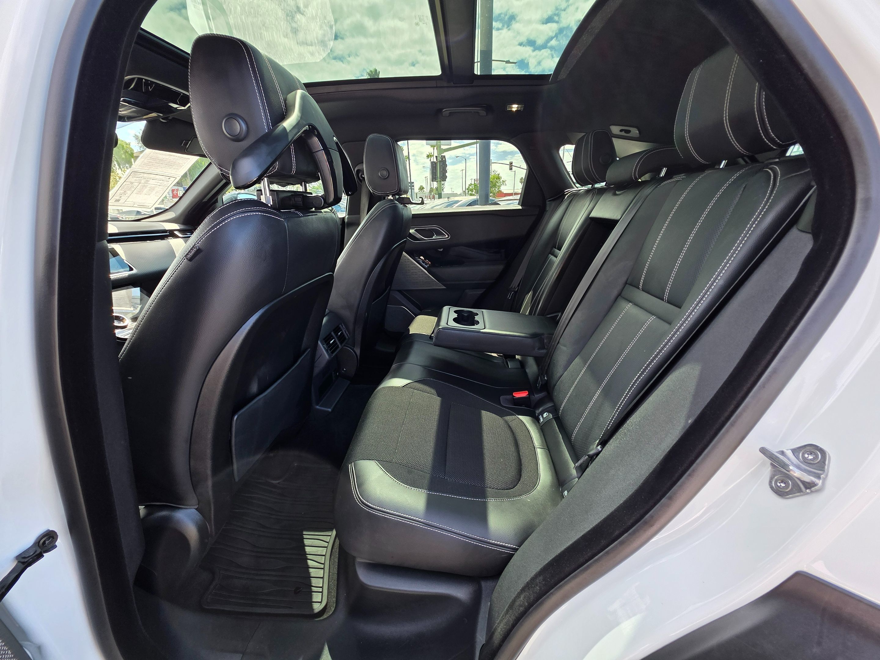 2020 Land Rover Range Rover Velar R-Dynamic S photo 27