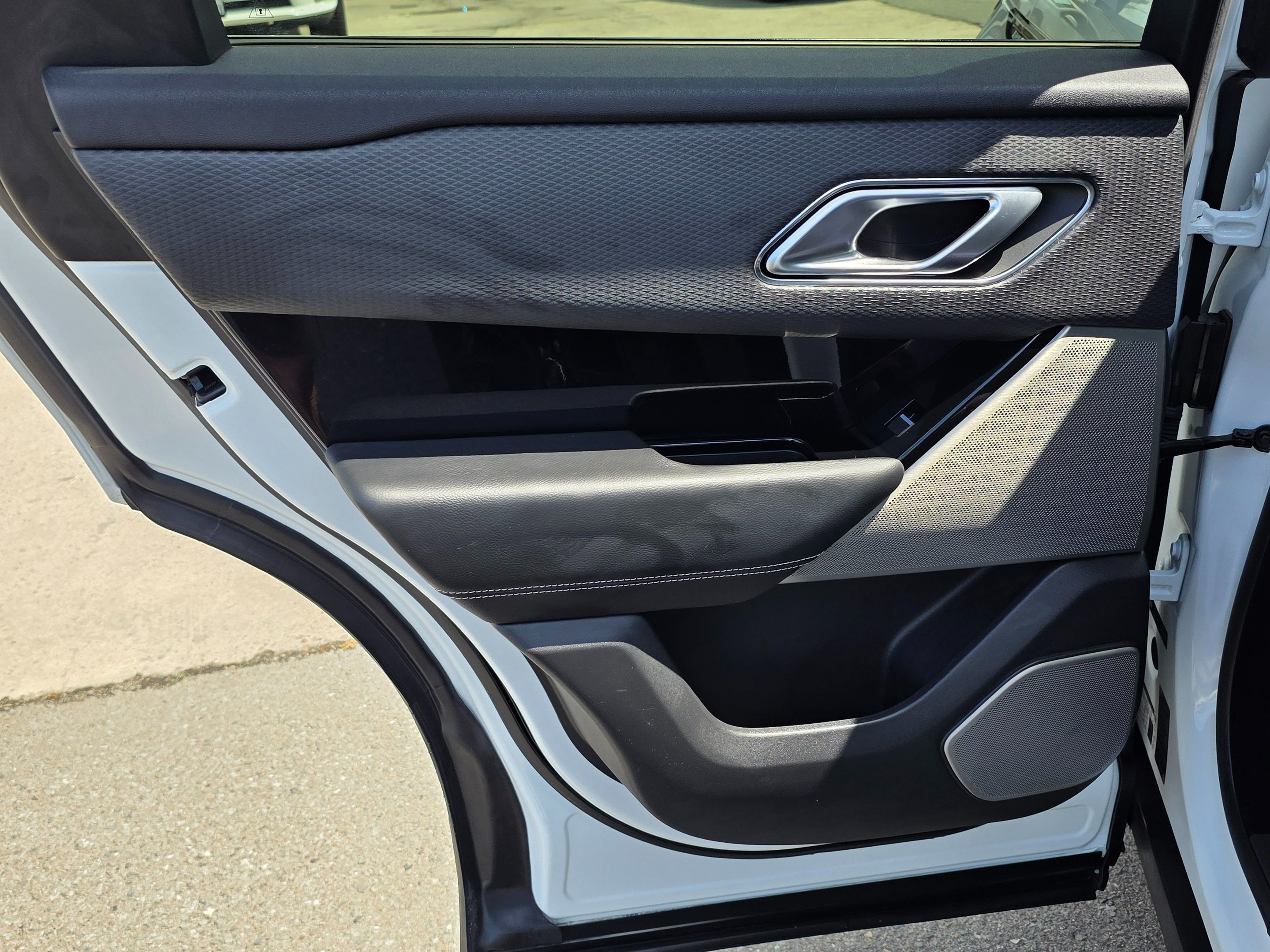 2020 Land Rover Range Rover Velar R-Dynamic S photo 31