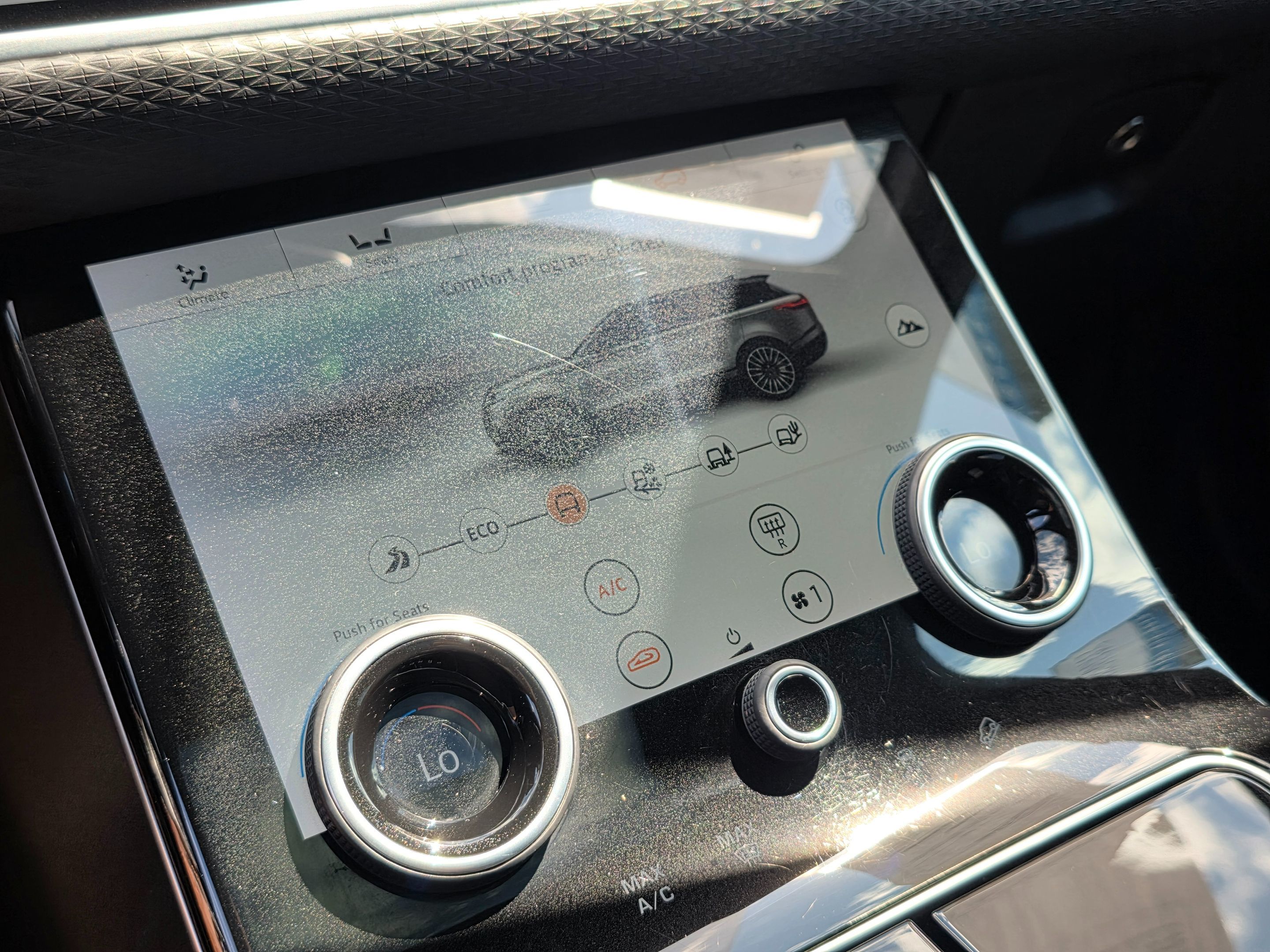 2020 Land Rover Range Rover Velar R-Dynamic S photo 40