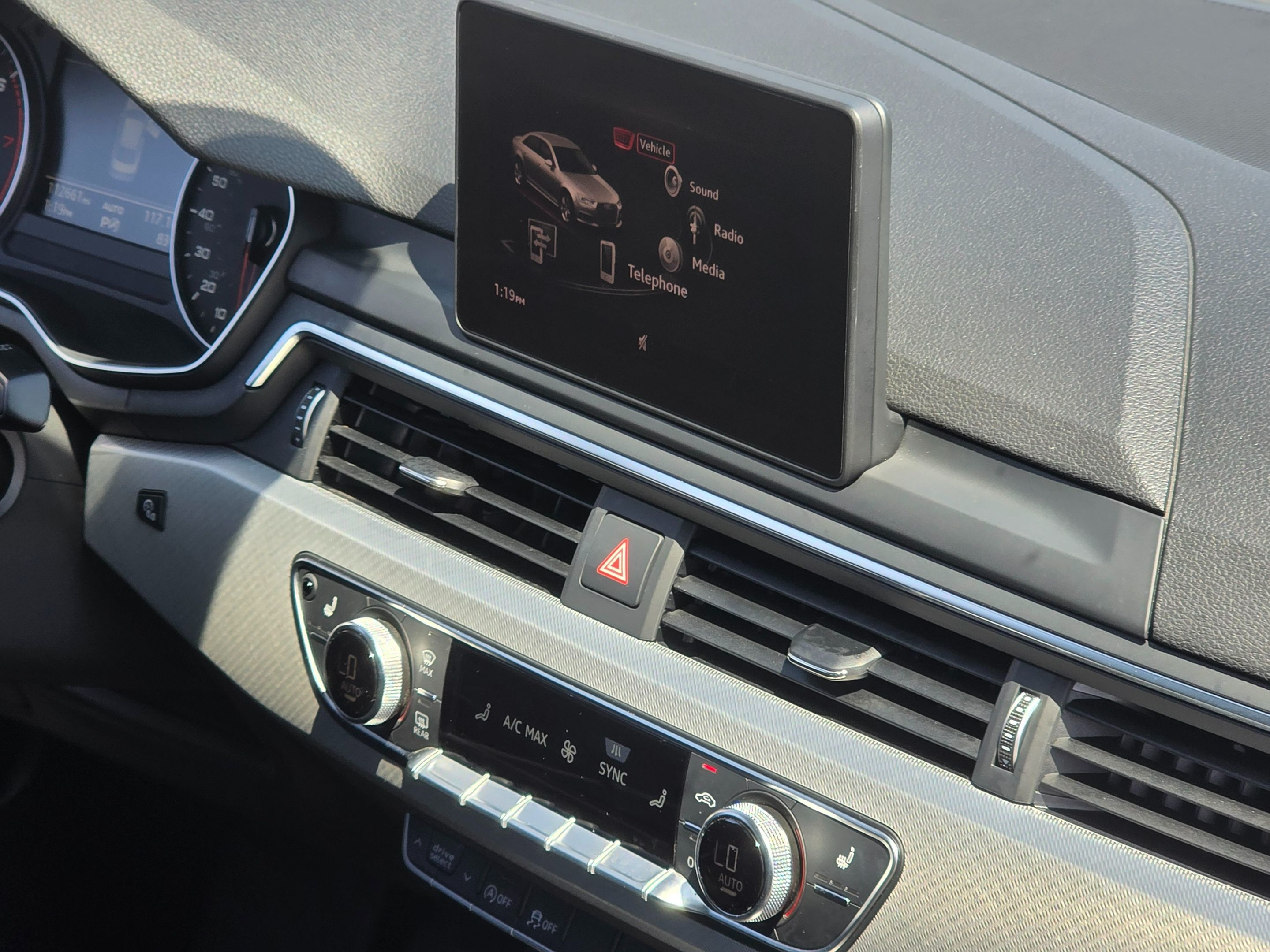 2017 Audi A4 Premium photo 16