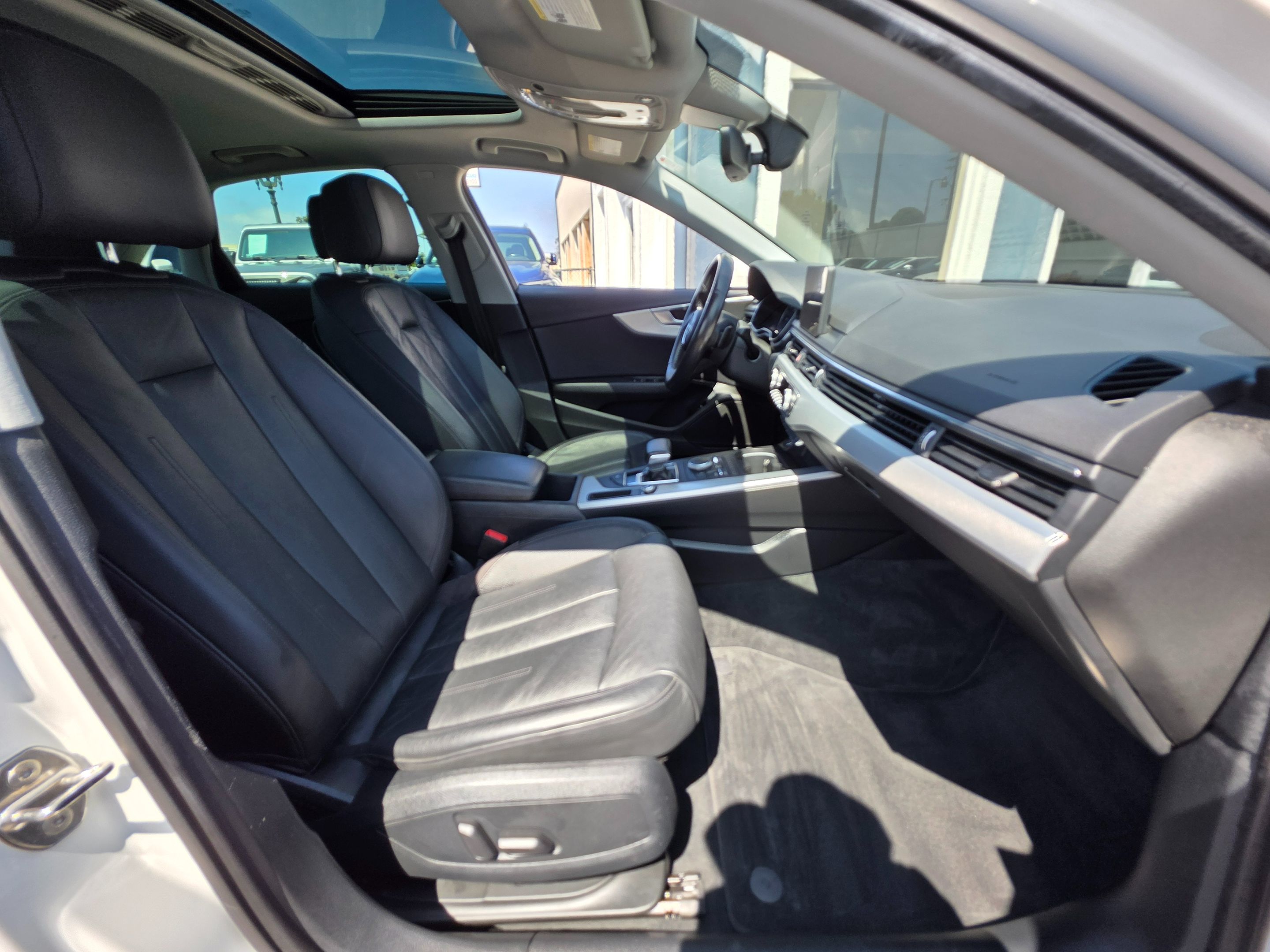 2017 Audi A4 Premium photo 18