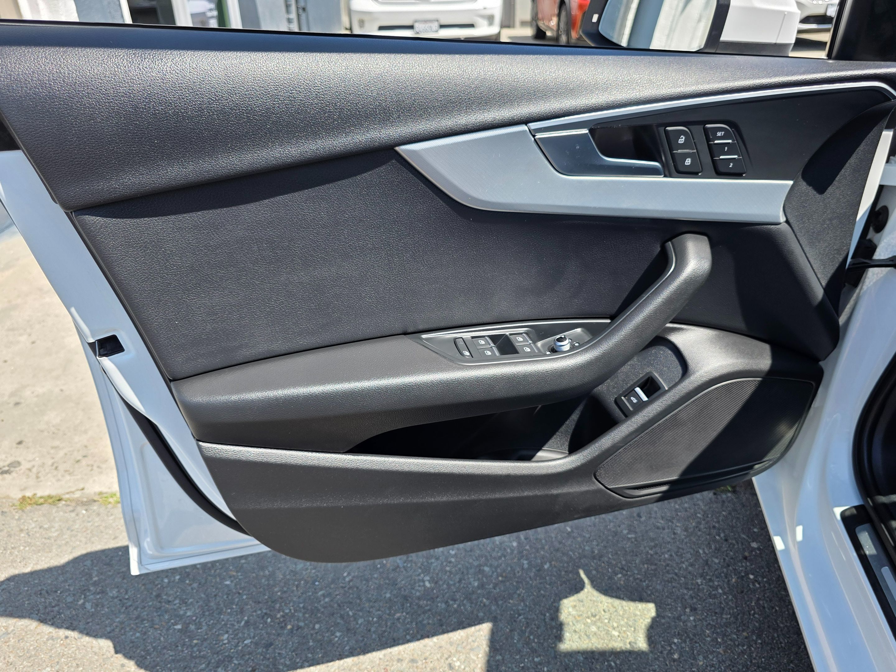 2017 Audi A4 Premium photo 28