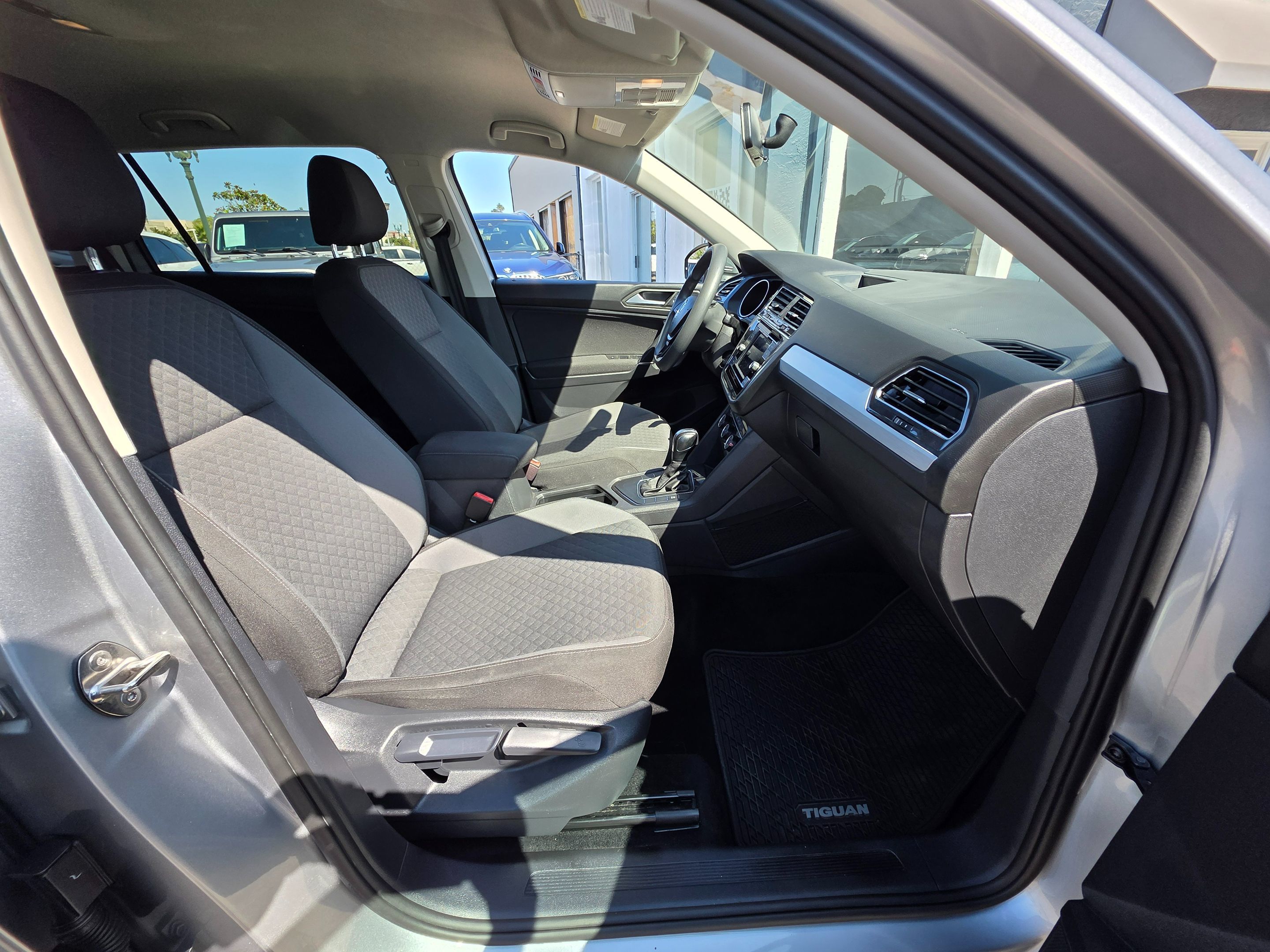 2020 Volkswagen Tiguan S photo 4