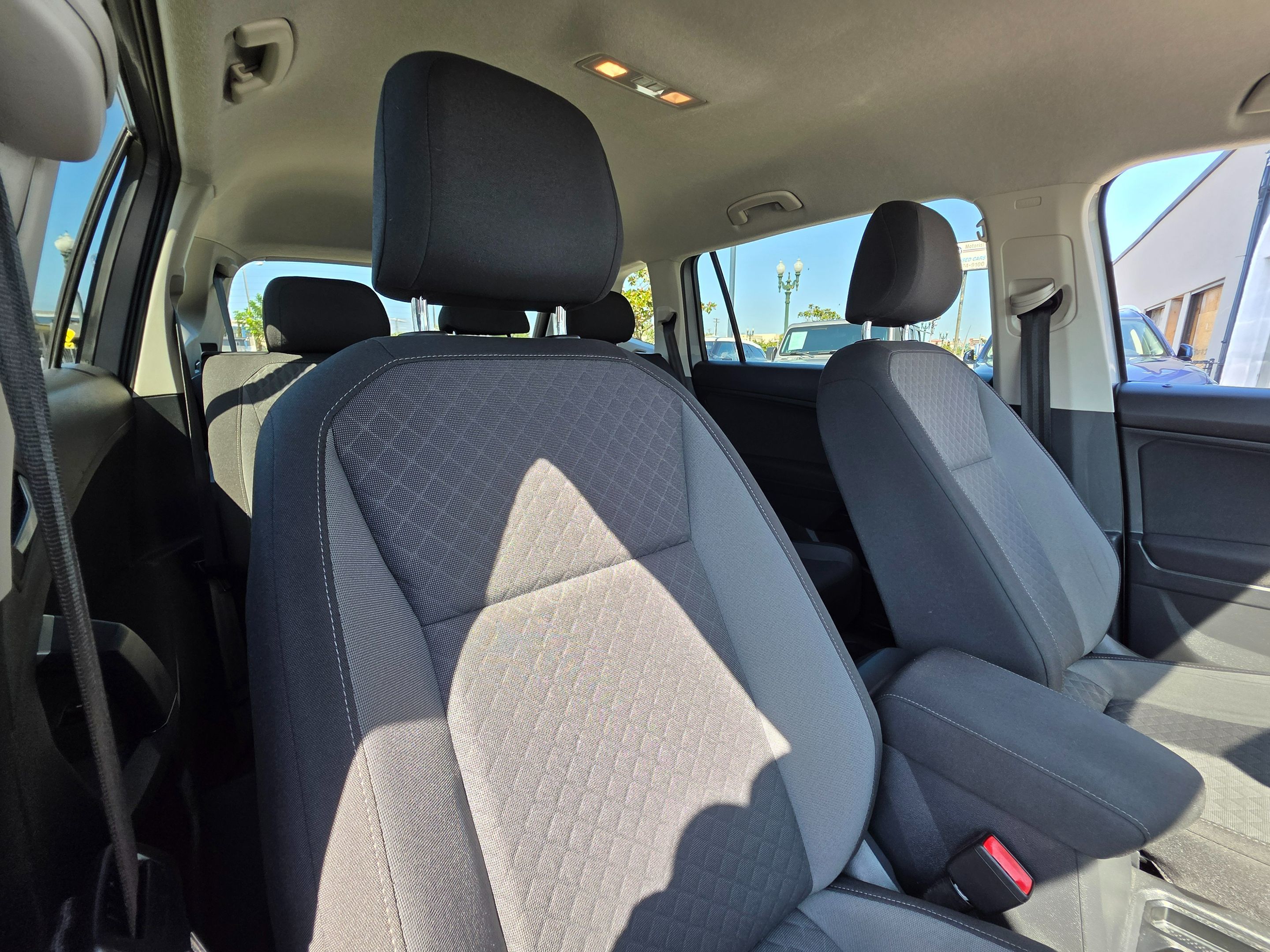 2020 Volkswagen Tiguan S photo 5