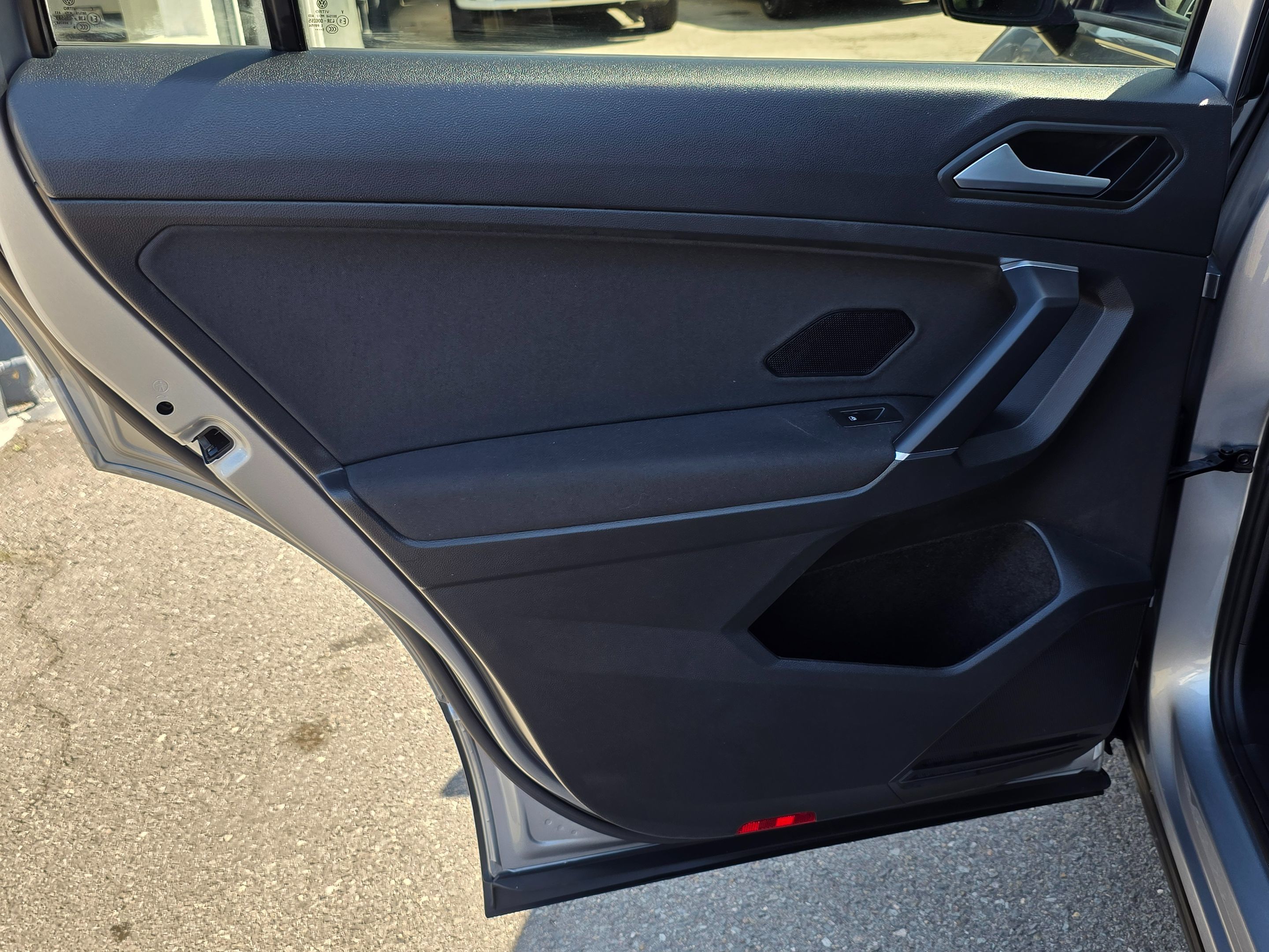 2020 Volkswagen Tiguan S photo 17