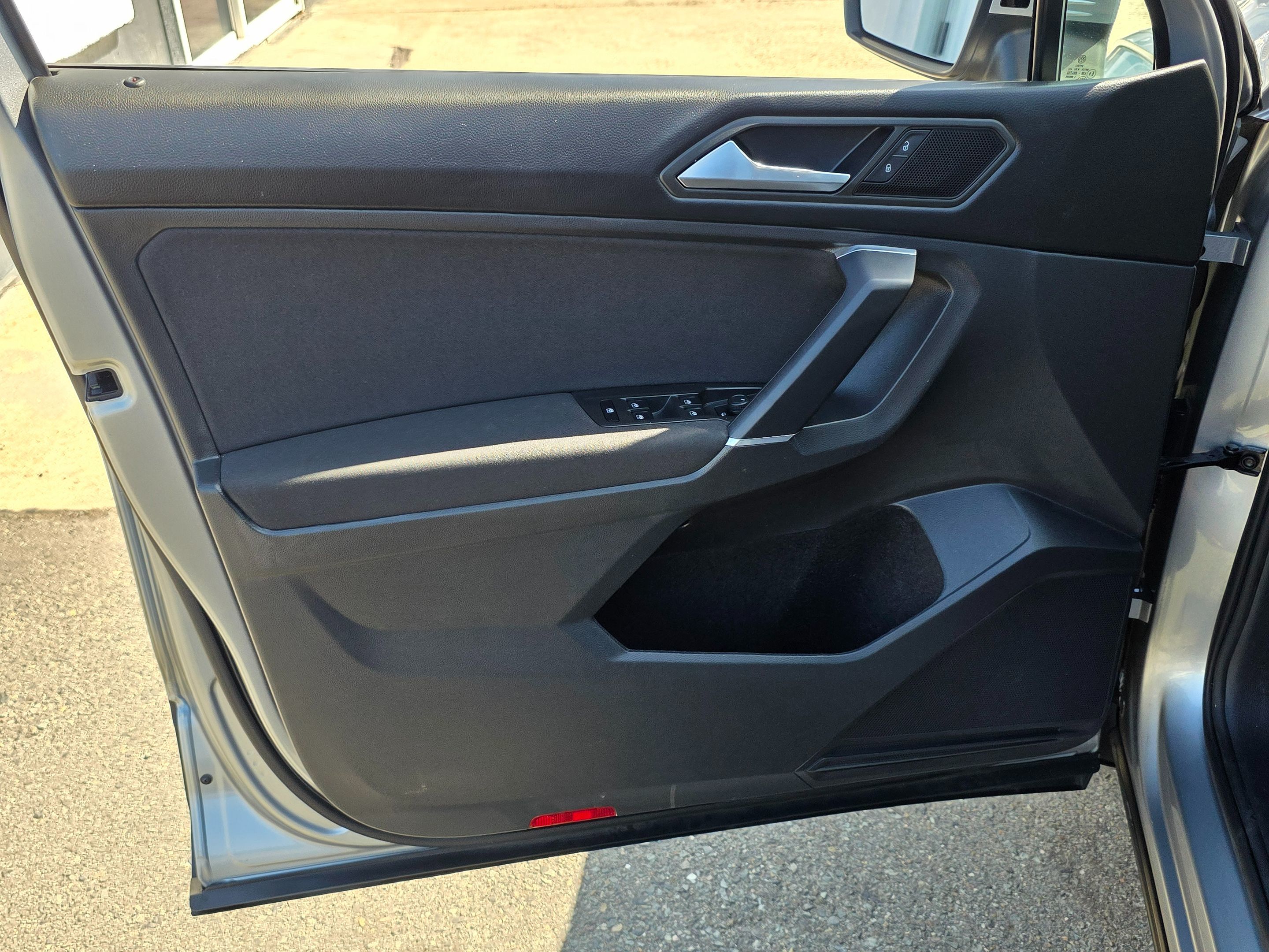 2020 Volkswagen Tiguan S photo 18