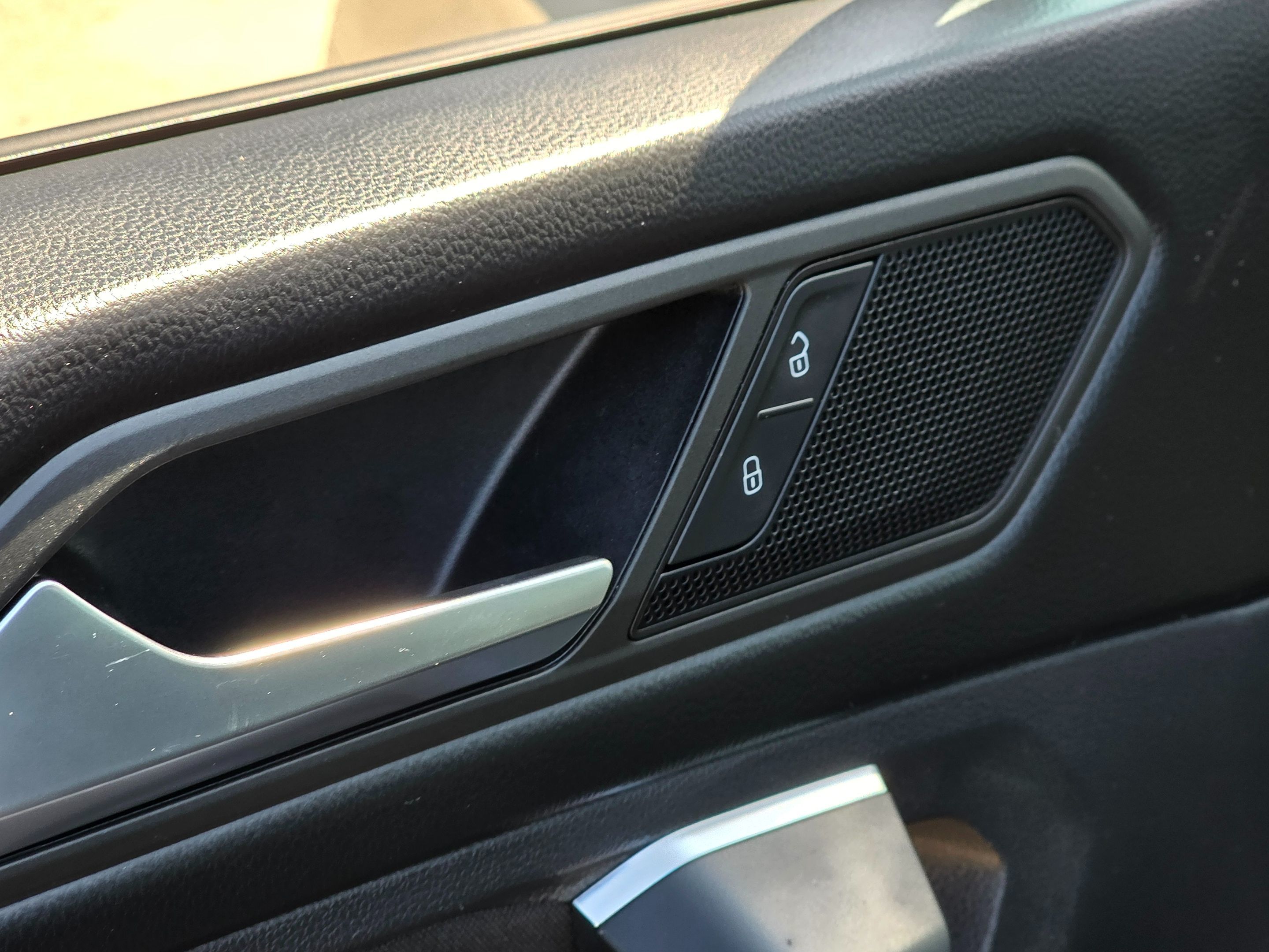 2020 Volkswagen Tiguan S photo 20