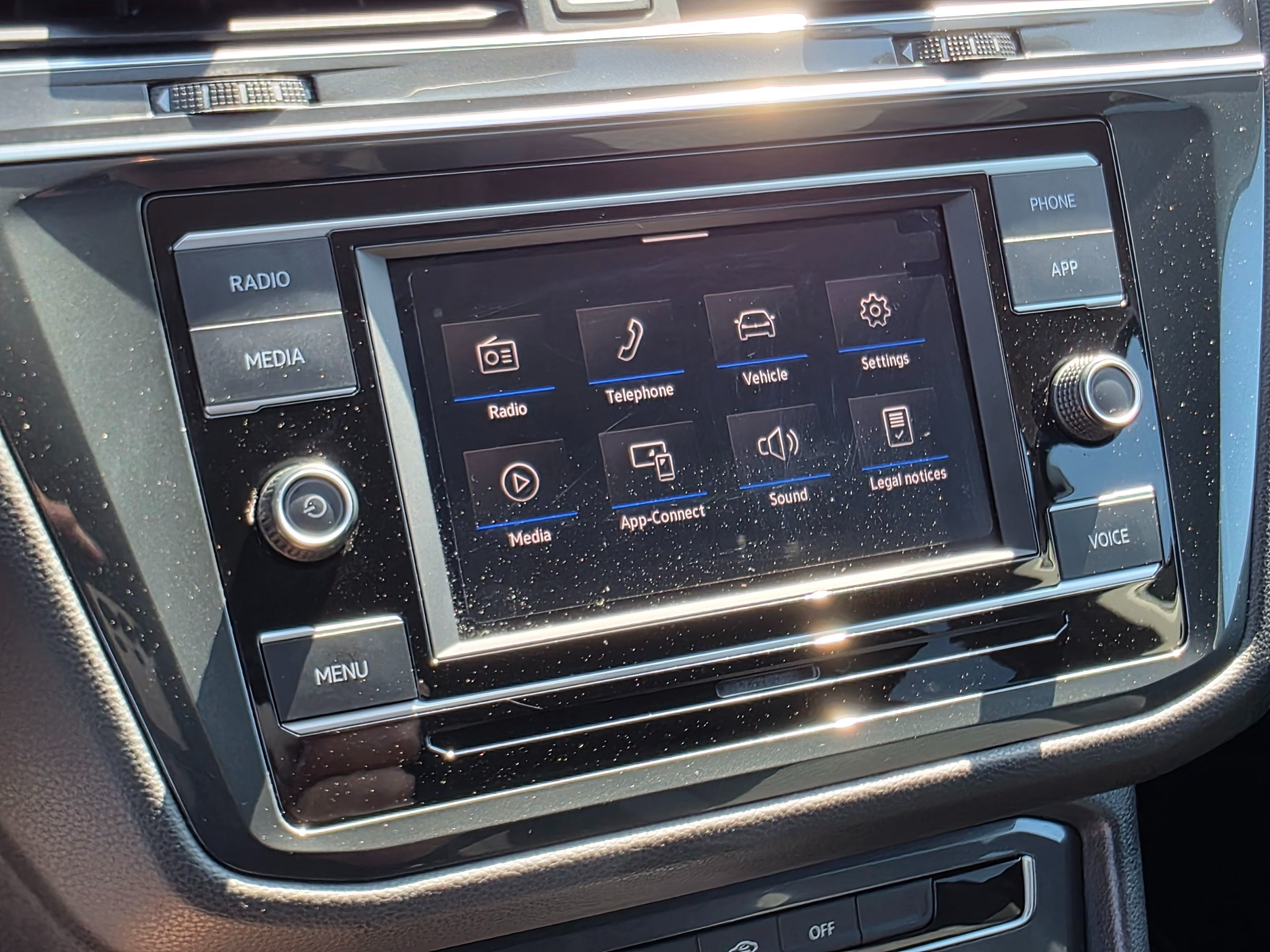 2020 Volkswagen Tiguan S photo 25
