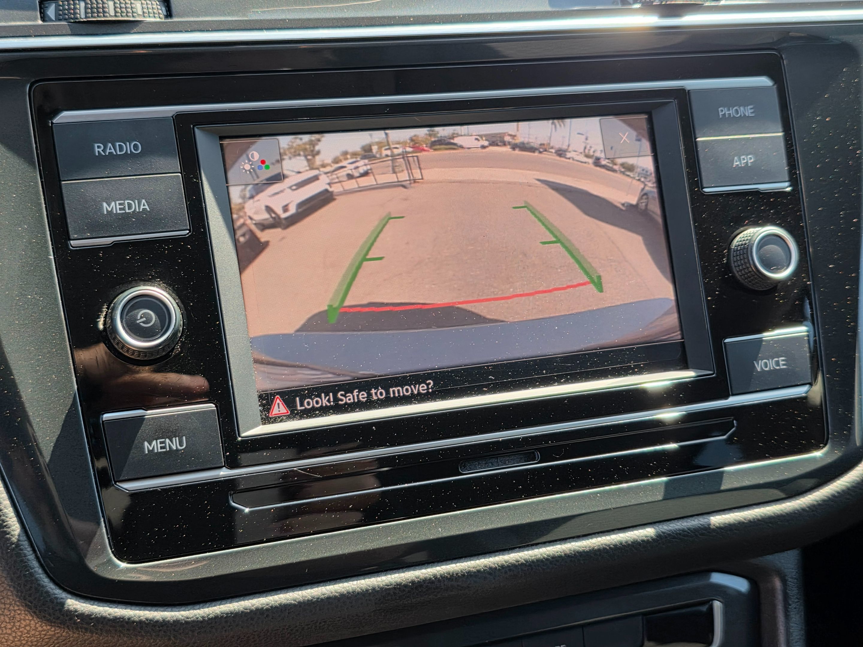 2020 Volkswagen Tiguan S photo 26