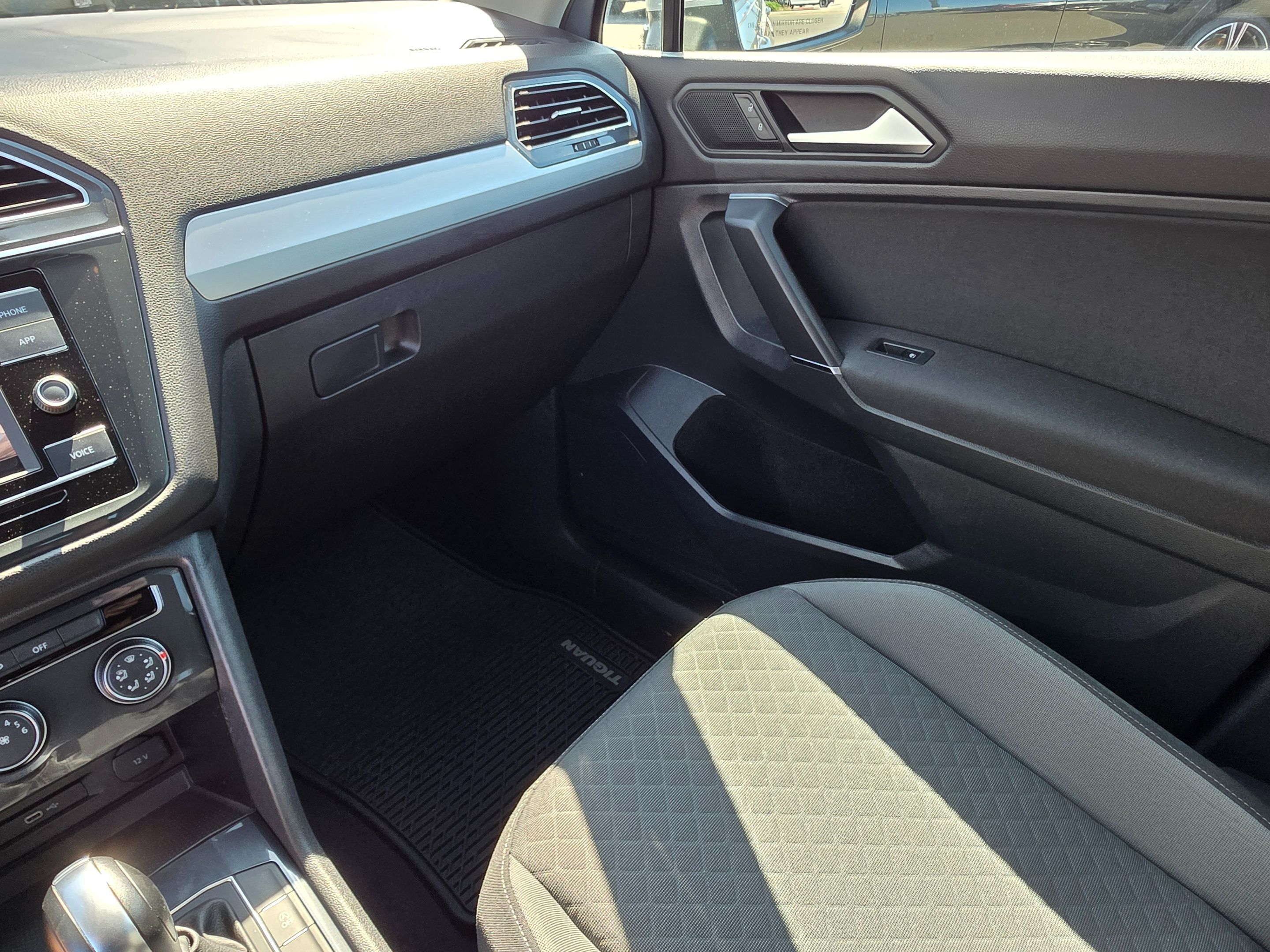2020 Volkswagen Tiguan S photo 31