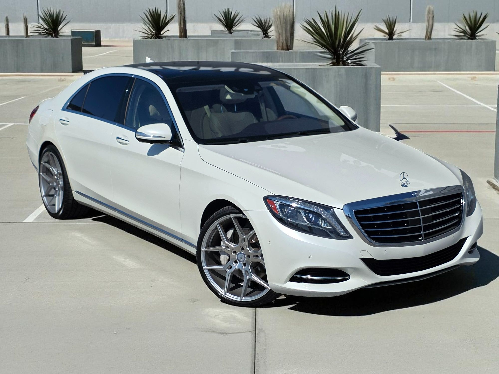 2015 Mercedes Benz S 550 photo 3