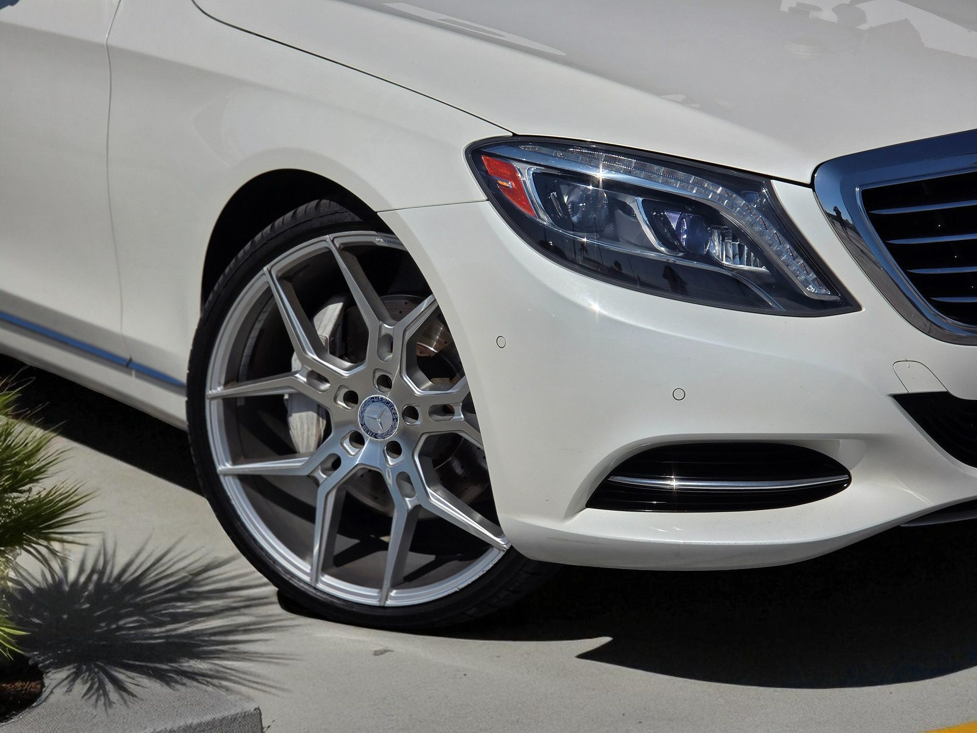 2015 Mercedes Benz S 550 photo 4
