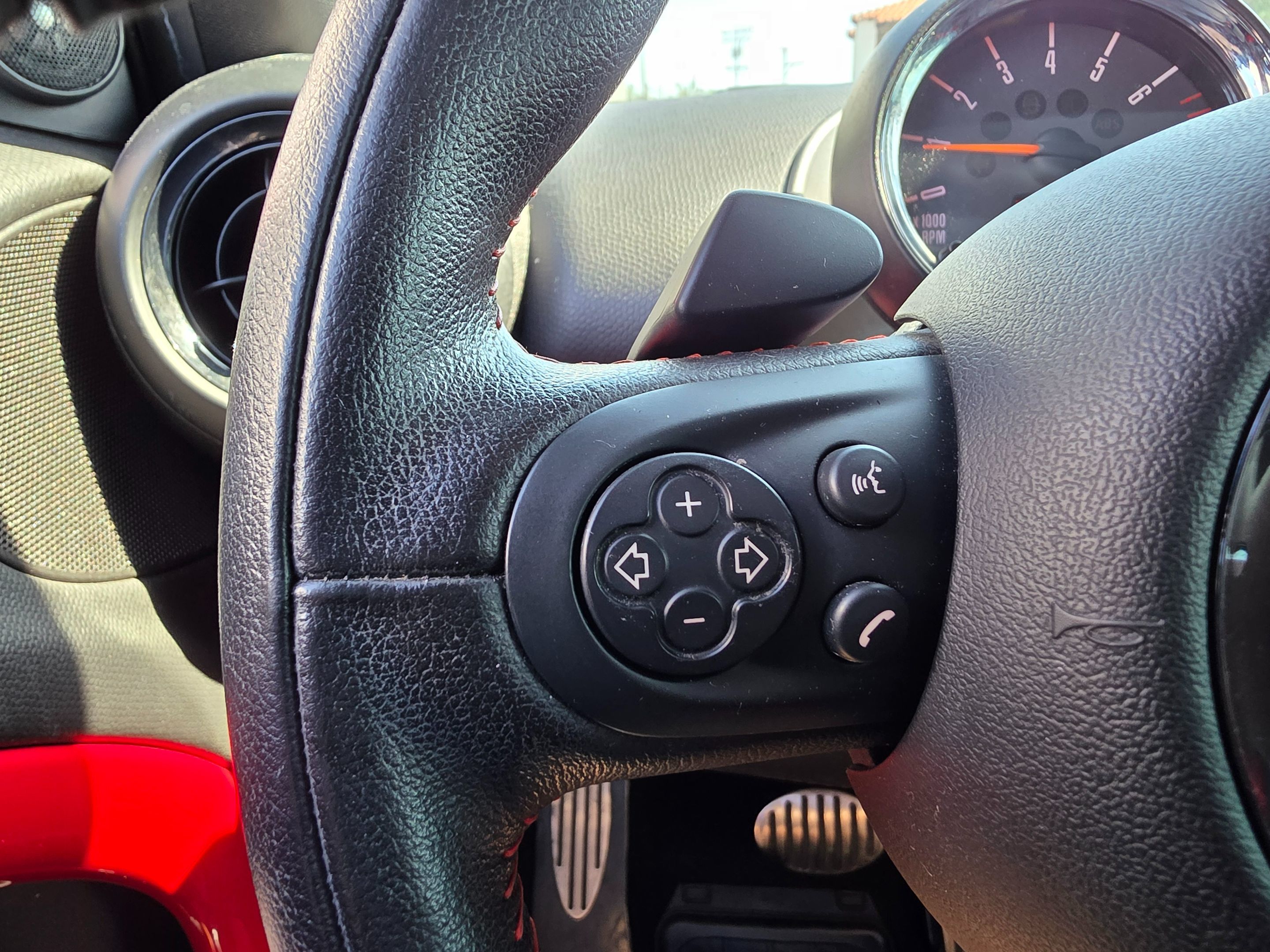 2015 Mini Countryman John Cooper Works photo 13