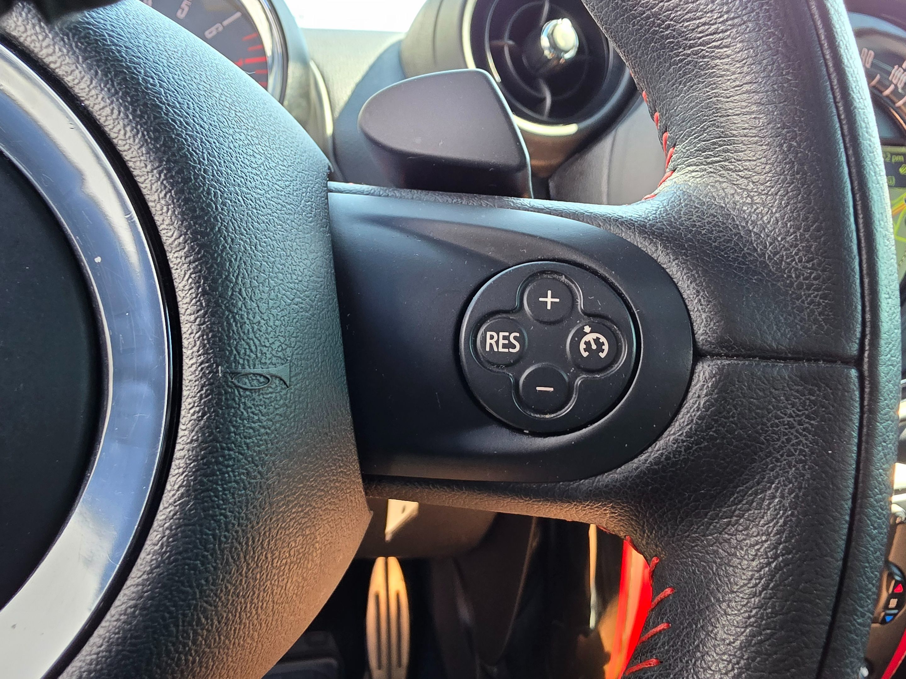2015 Mini Countryman John Cooper Works photo 15