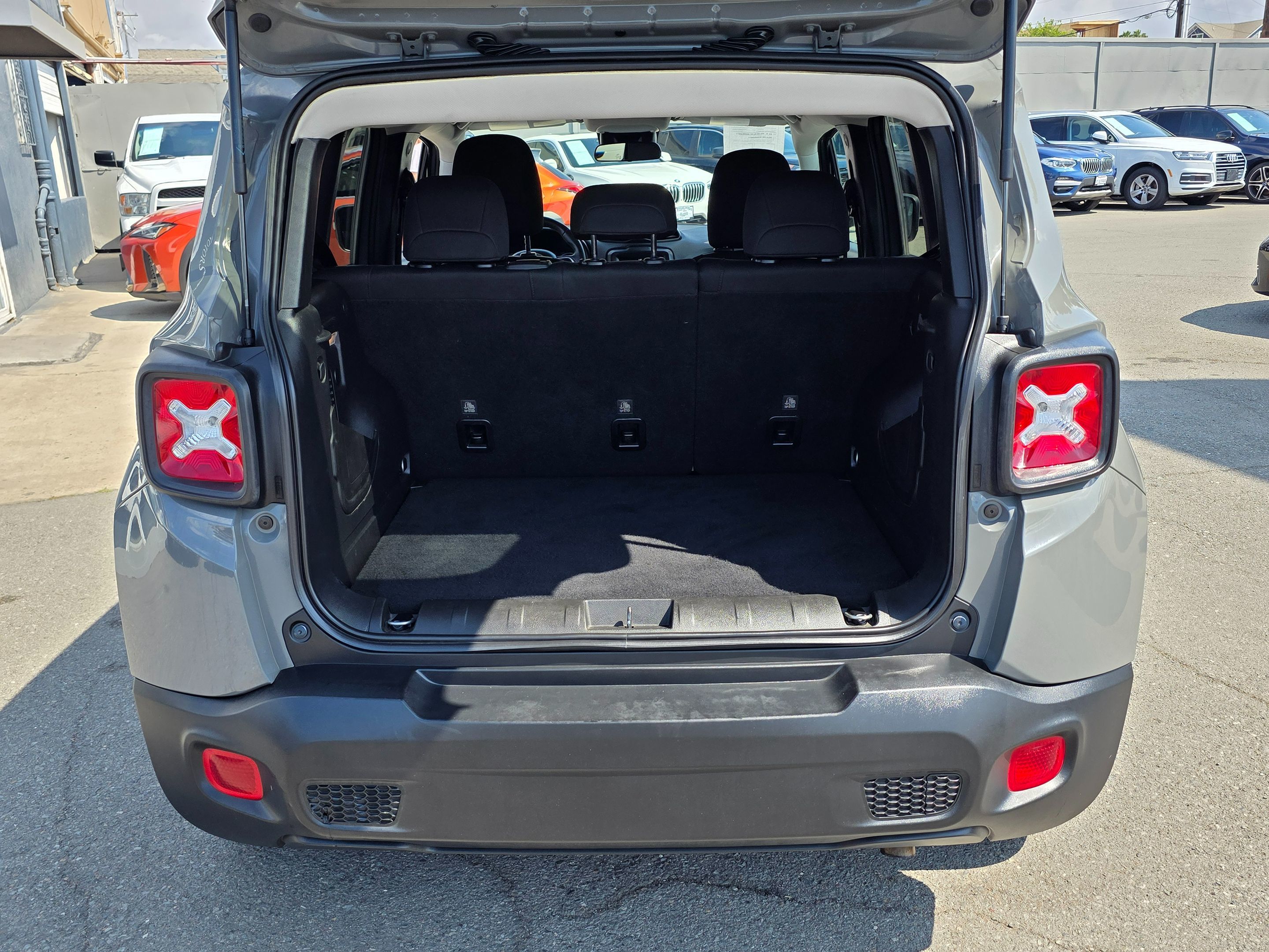 2020 Jeep Renegade Latitude photo 5