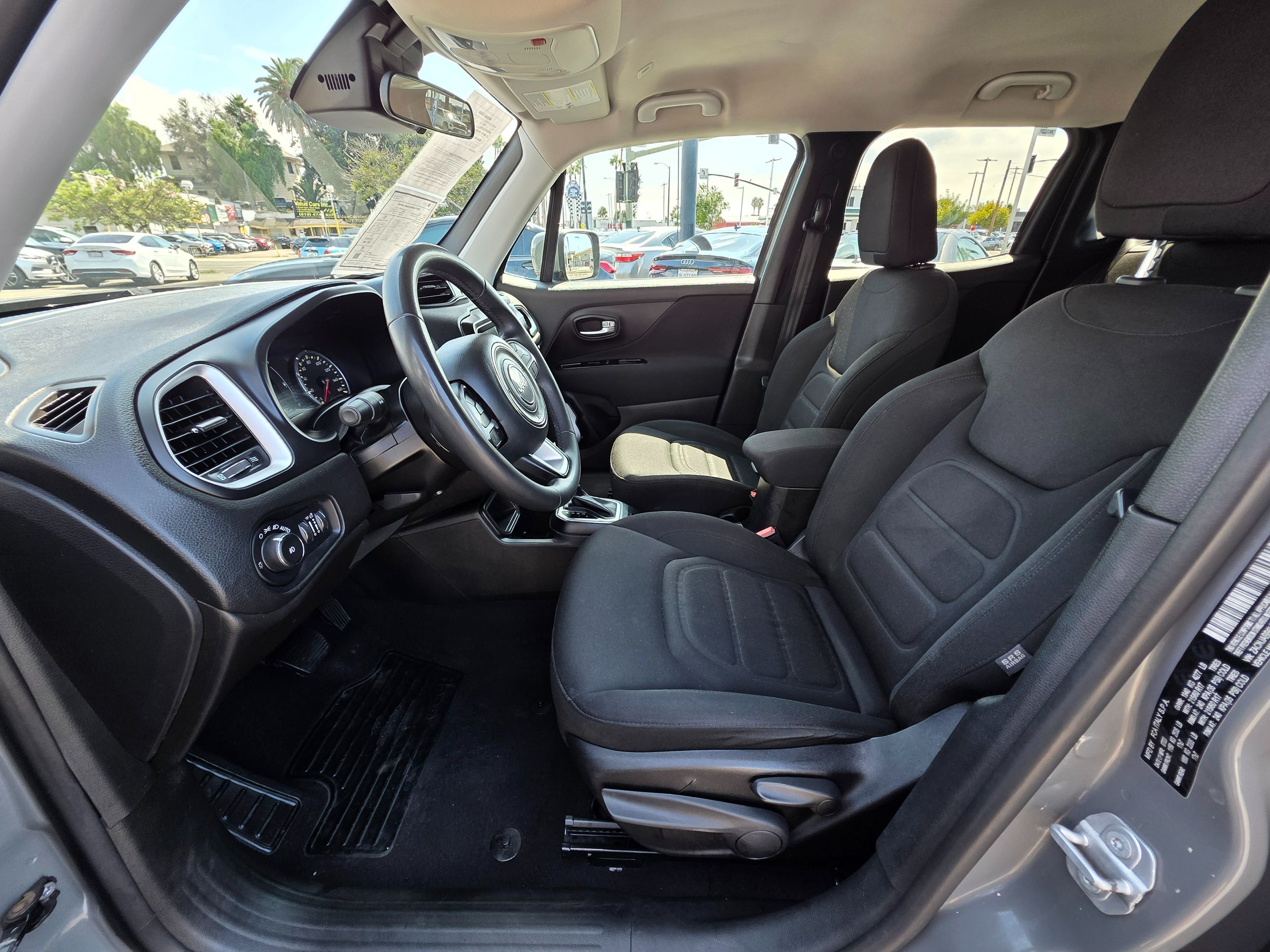 2020 Jeep Renegade Latitude photo 8