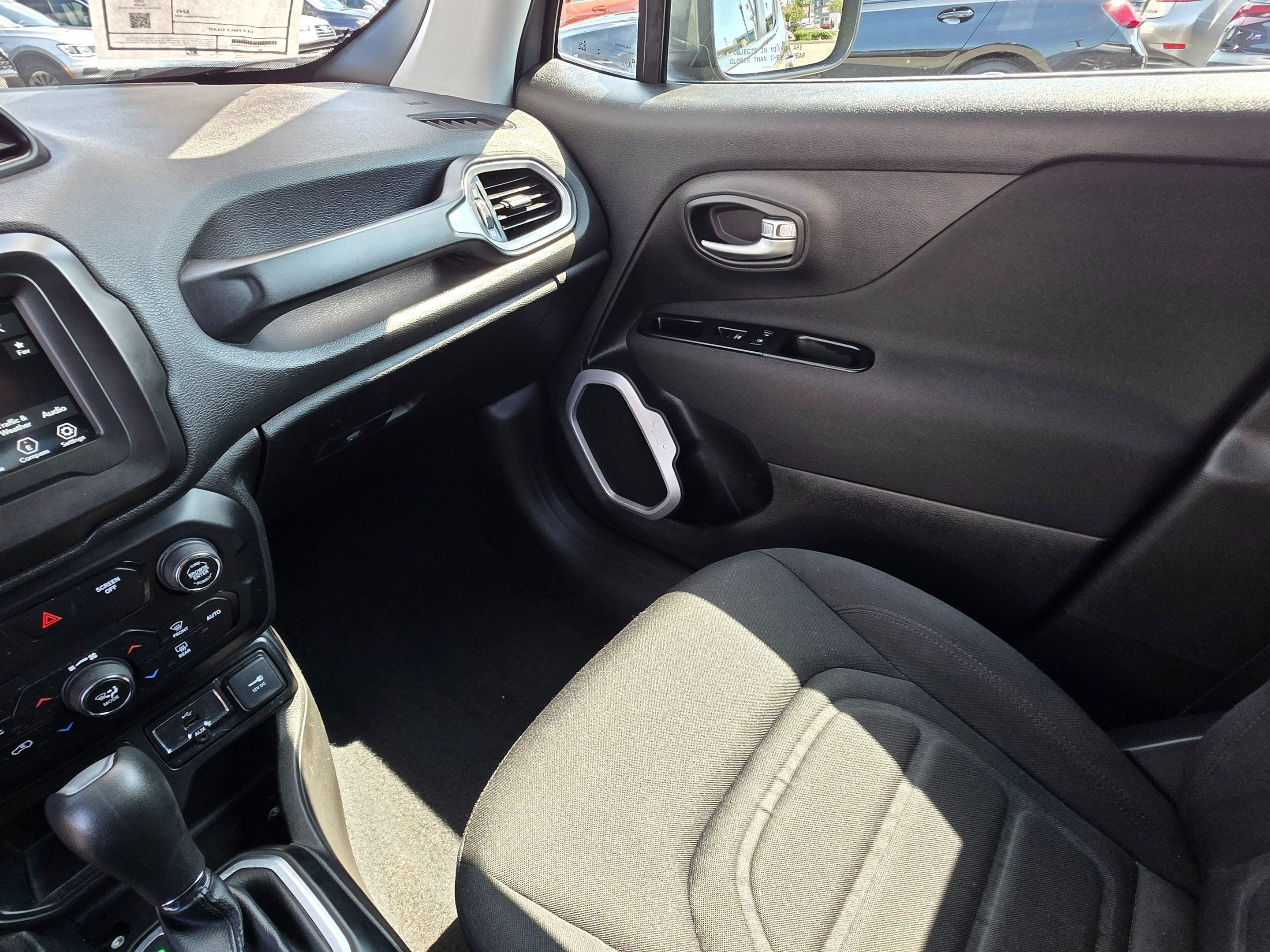 2020 Jeep Renegade Latitude photo 24