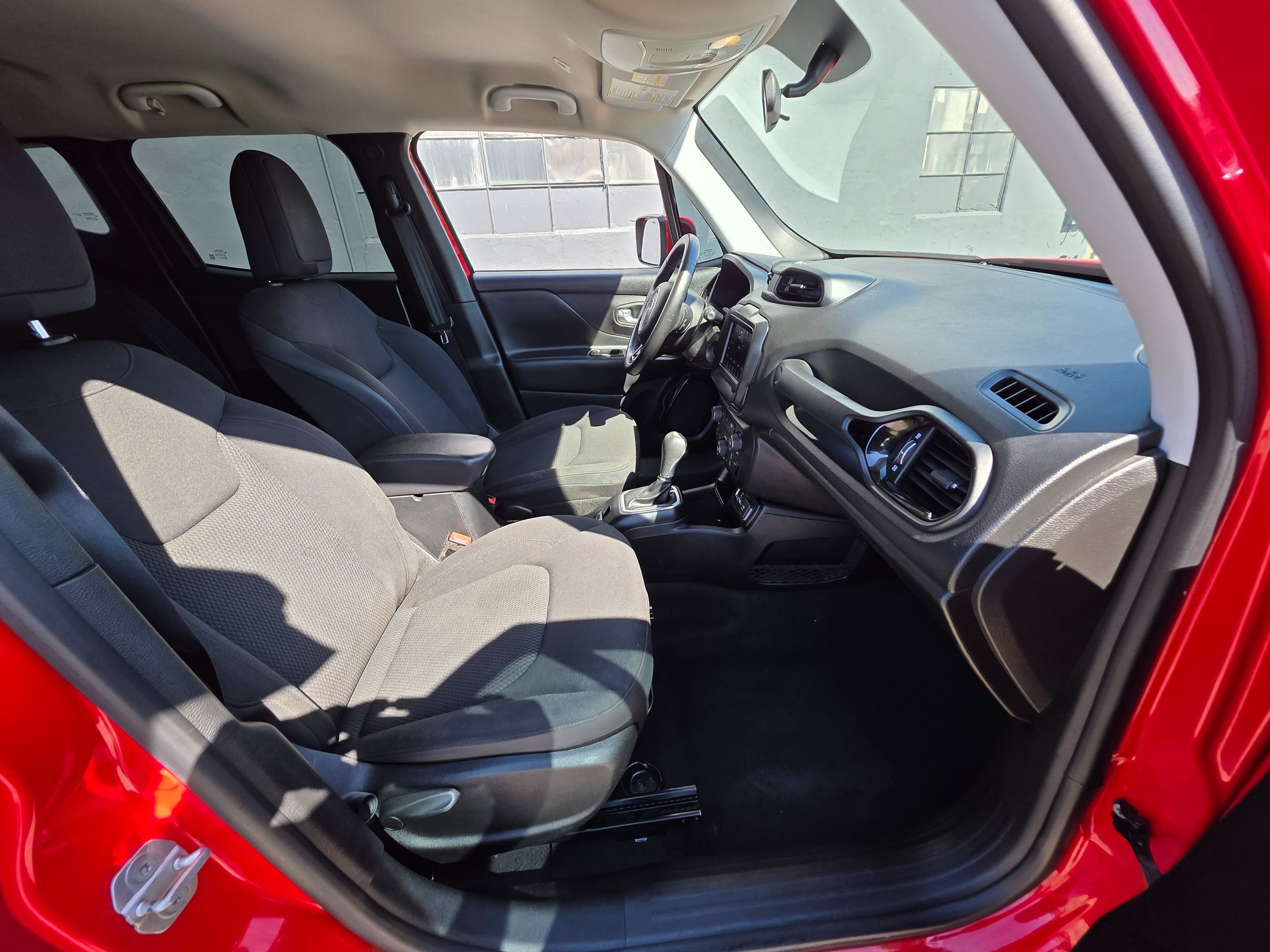 2019 Jeep Renegade Latitude North Edition photo 2