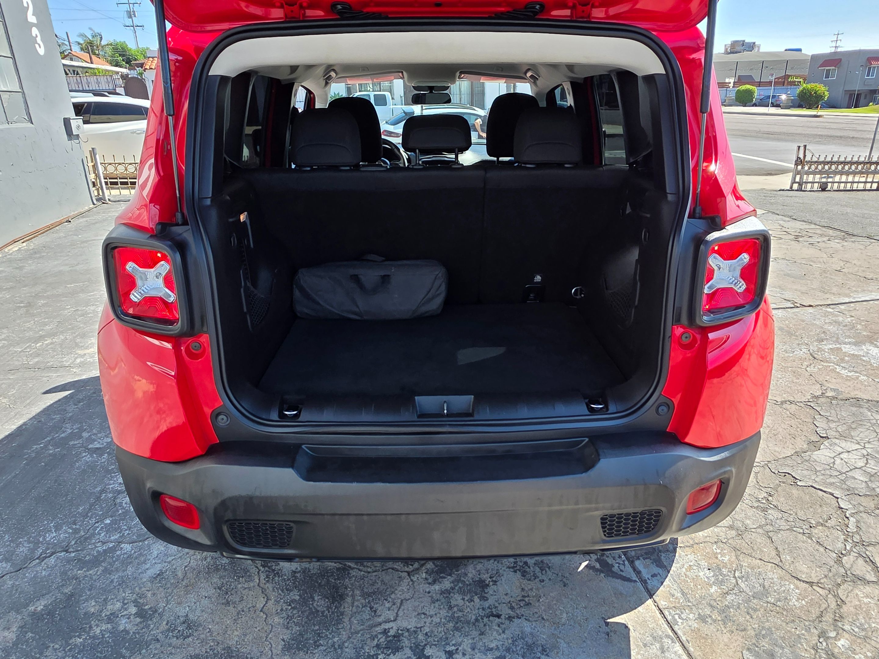 2019 Jeep Renegade Latitude North Edition photo 5