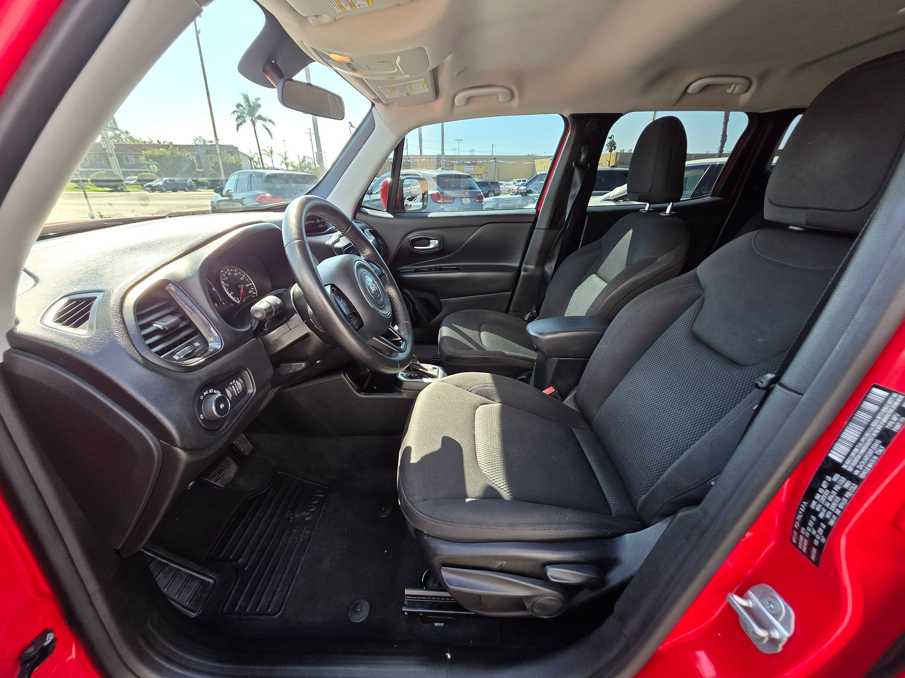 2019 Jeep Renegade Latitude North Edition photo 8