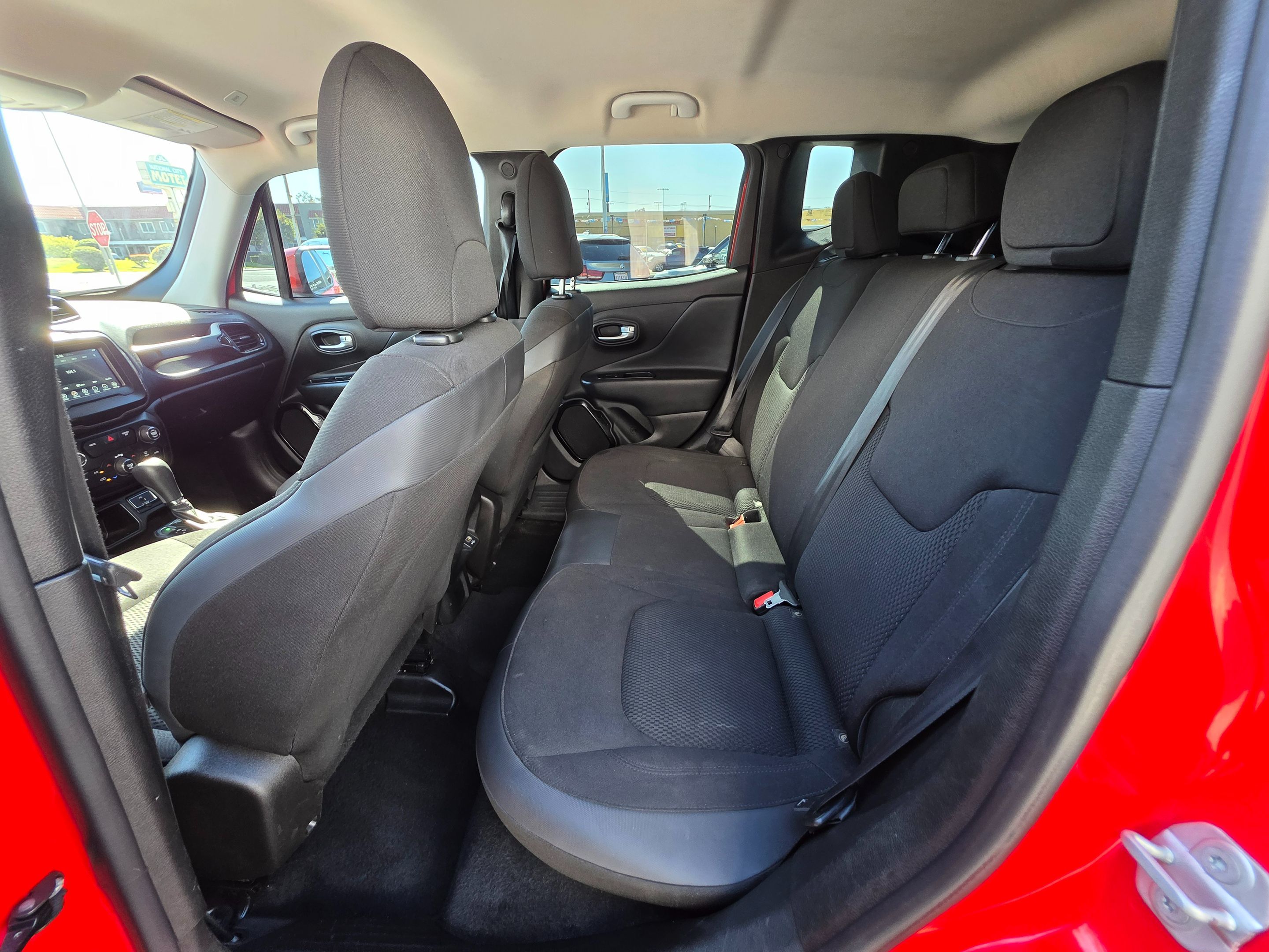 2019 Jeep Renegade Latitude North Edition photo 10