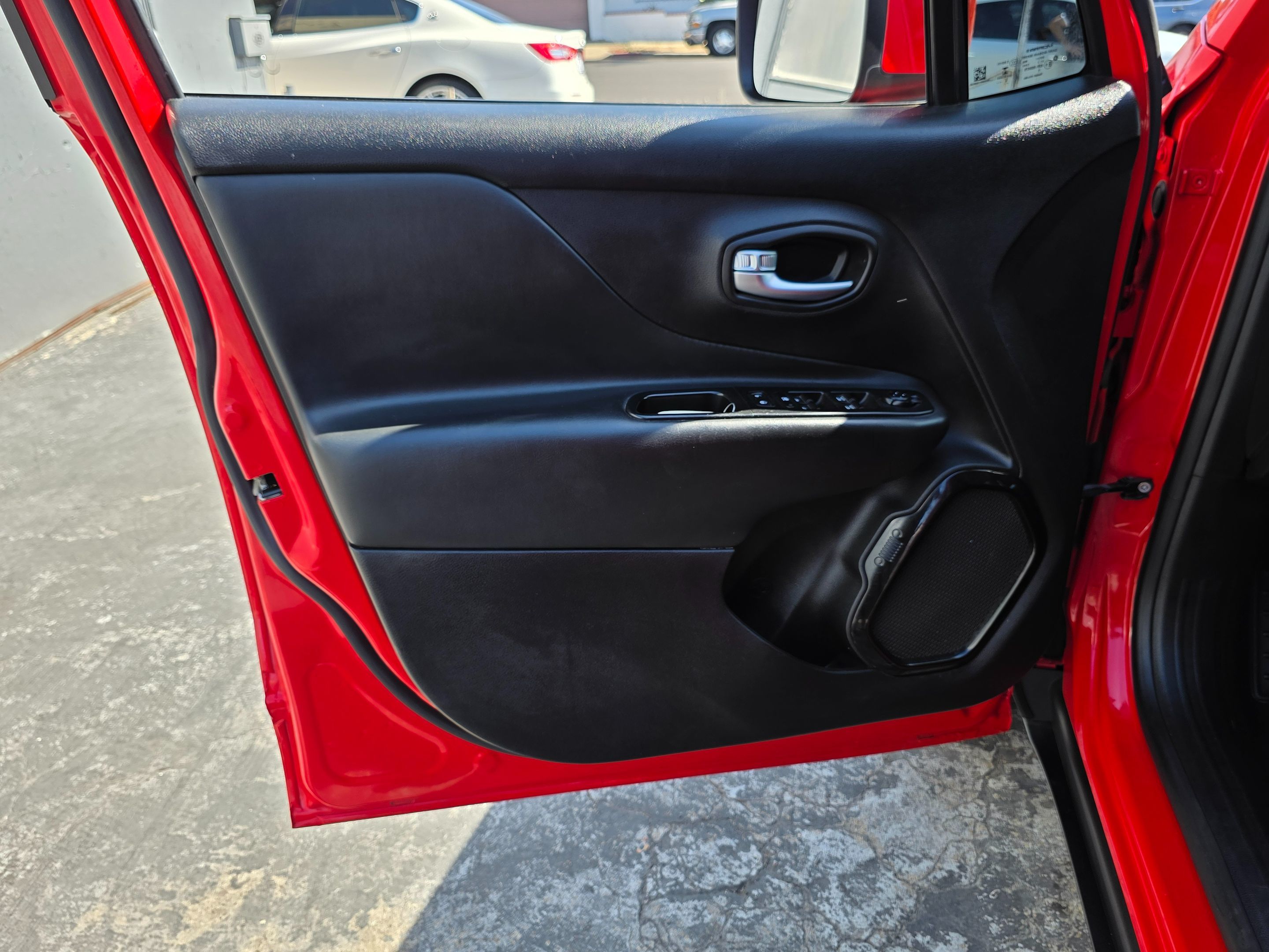 2019 Jeep Renegade Latitude North Edition photo 13