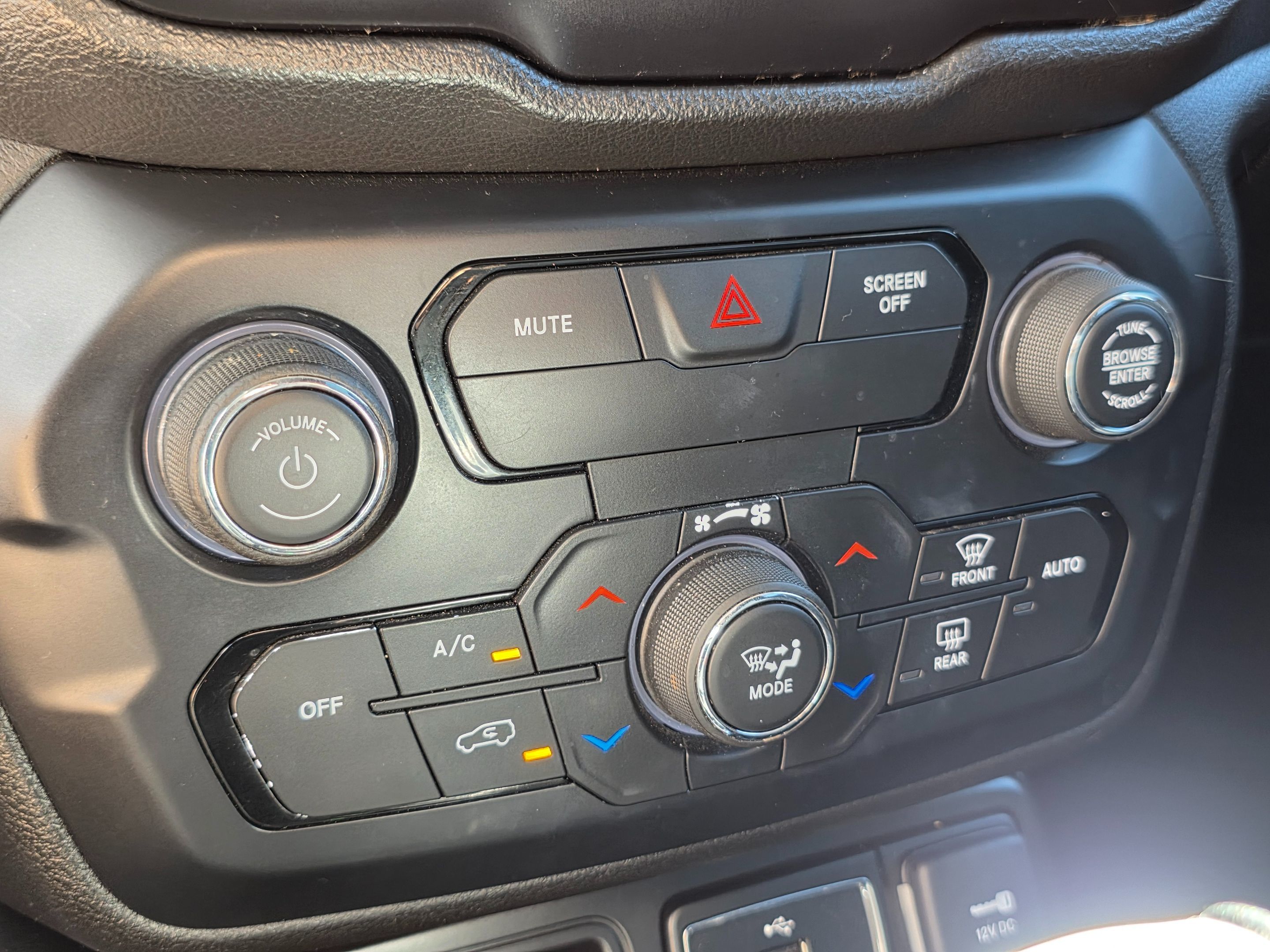 2019 Jeep Renegade Latitude North Edition photo 21