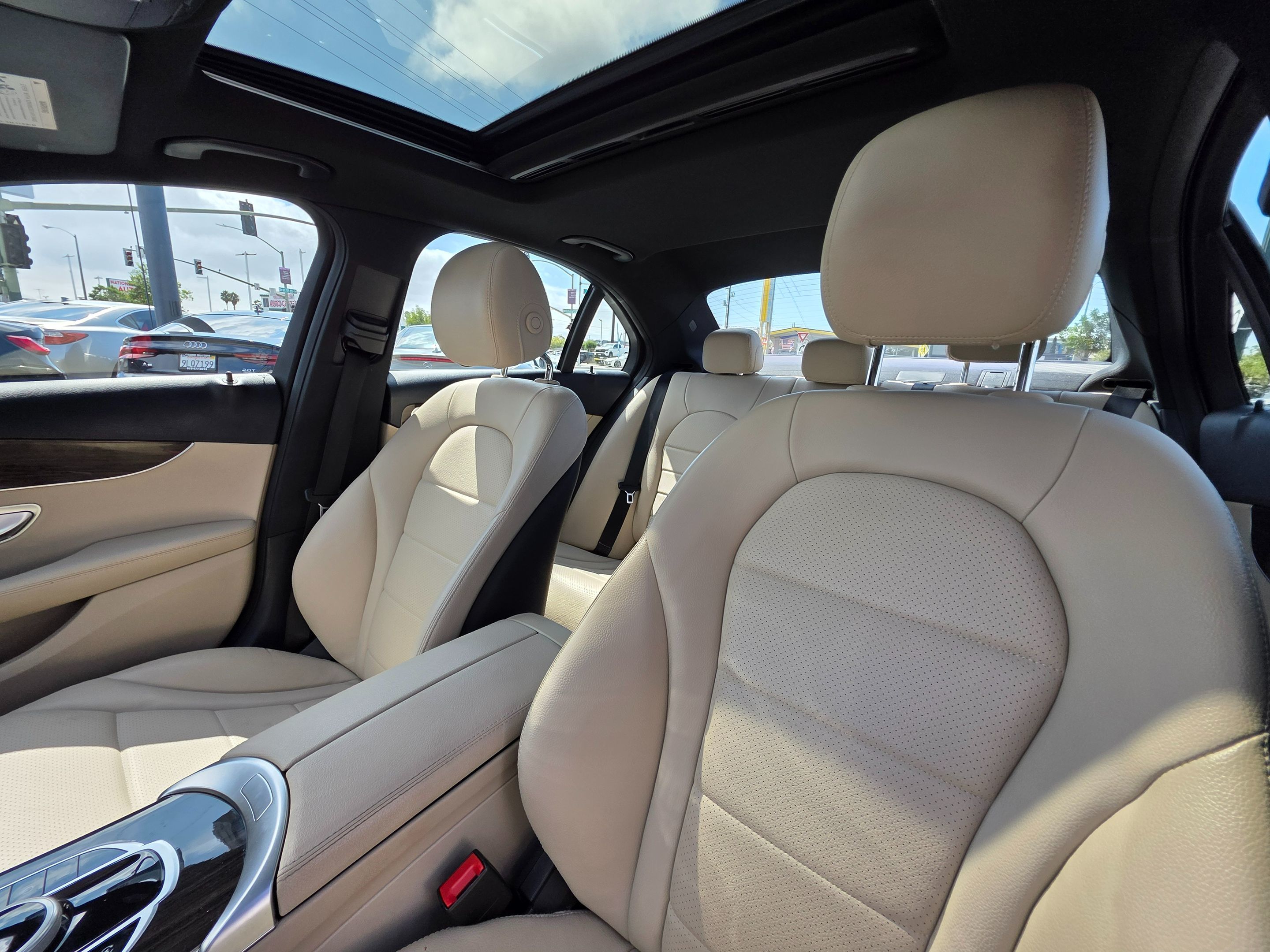 2018 Mercedes Benz C 300 Sedan photo 4