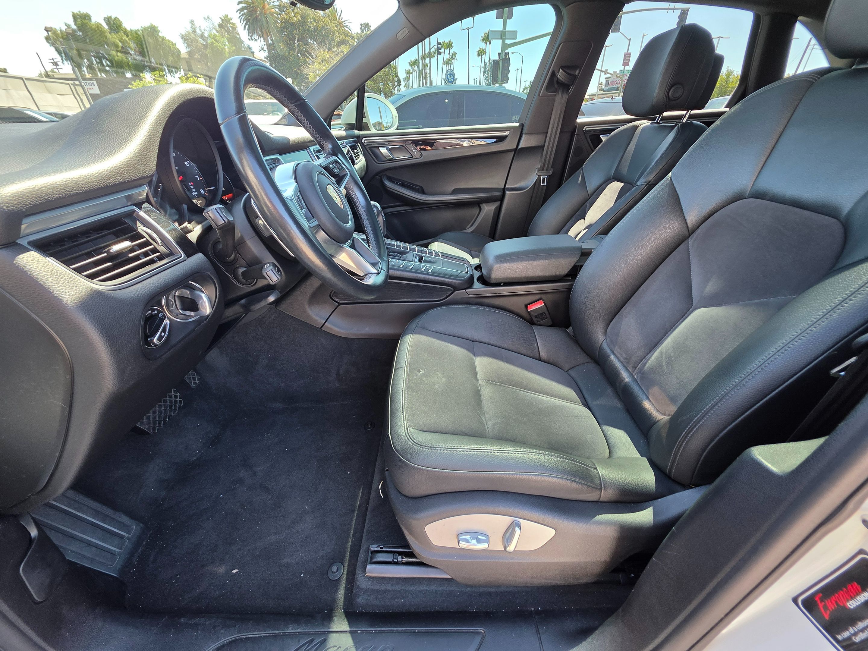 2018 Porsche Macan photo 14