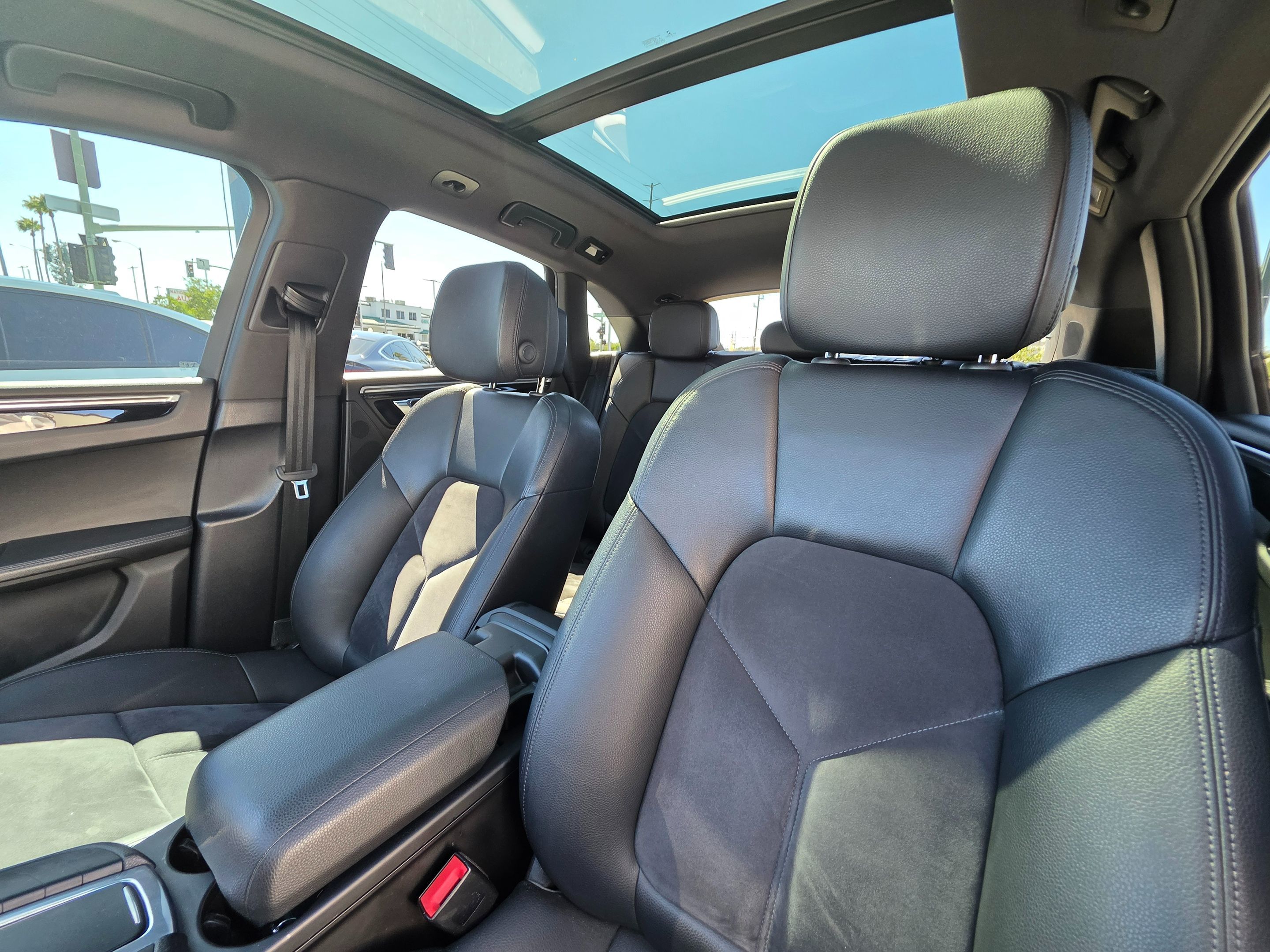 2018 Porsche Macan photo 15